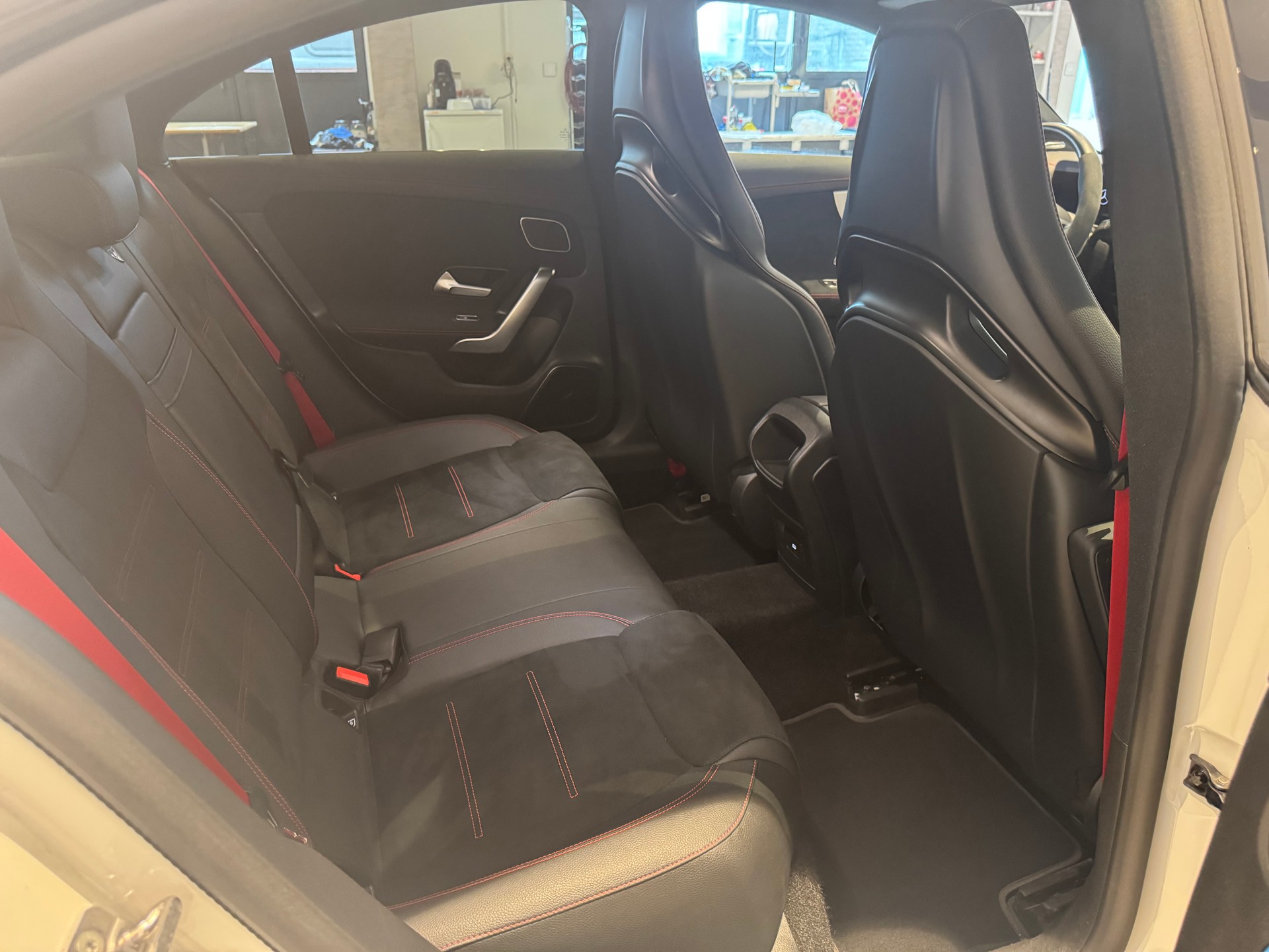 MERCEDES-BENZ CLA 35 AMG 4matic - 11