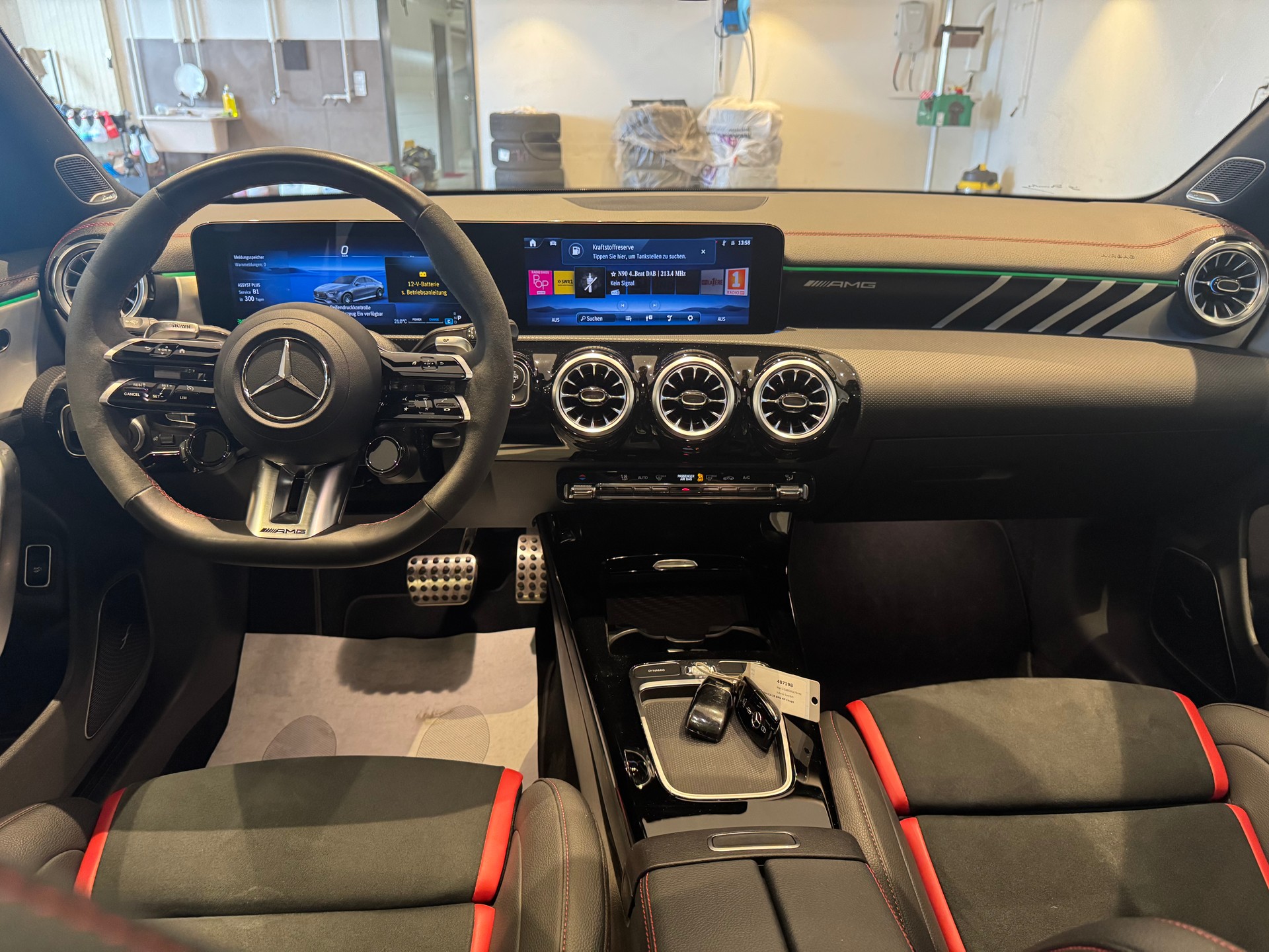 MERCEDES-BENZ CLA 35 AMG 4matic - 12
