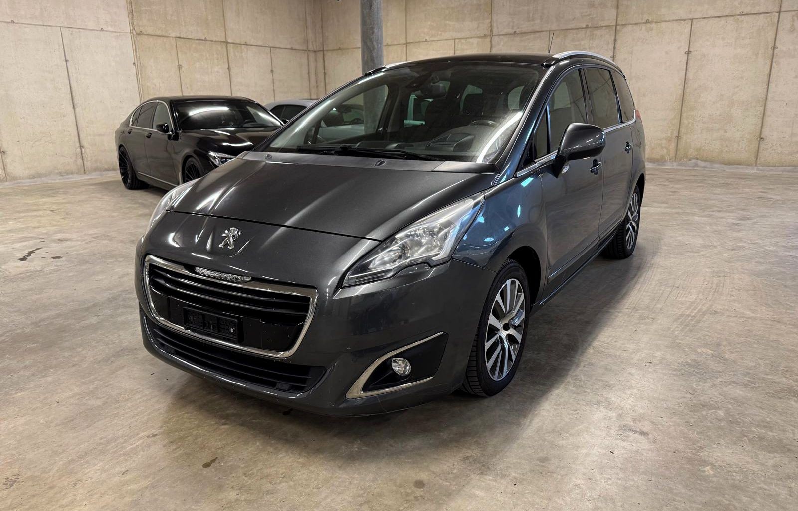 PEUGEOT 5008 2.0 HDI Business Tiptronic - 8