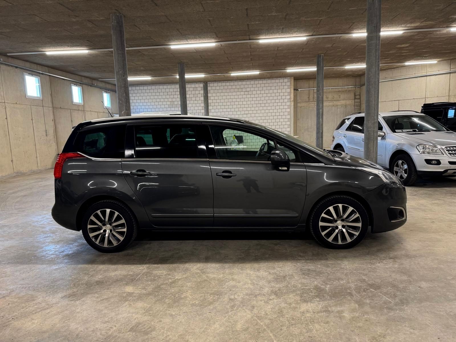 PEUGEOT 5008 2.0 HDI Business Tiptronic - 2