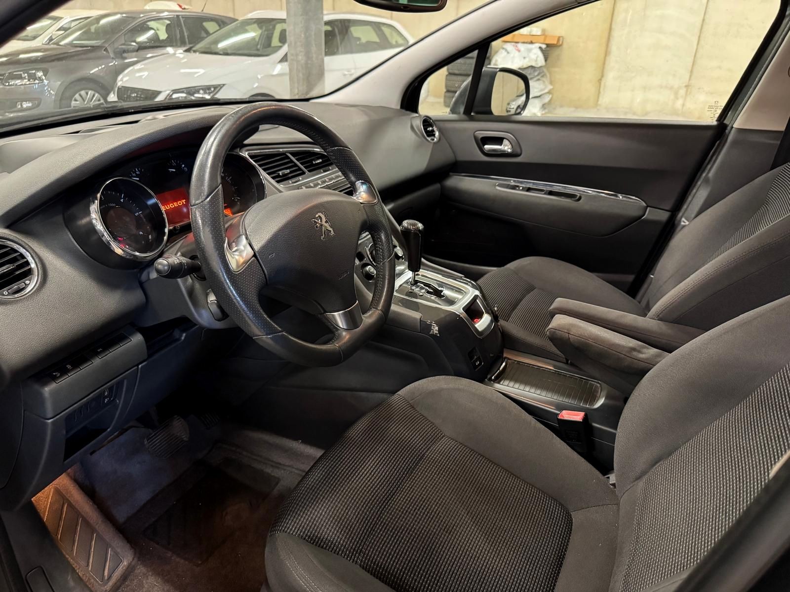 PEUGEOT 5008 2.0 HDI Business Tiptronic - 11