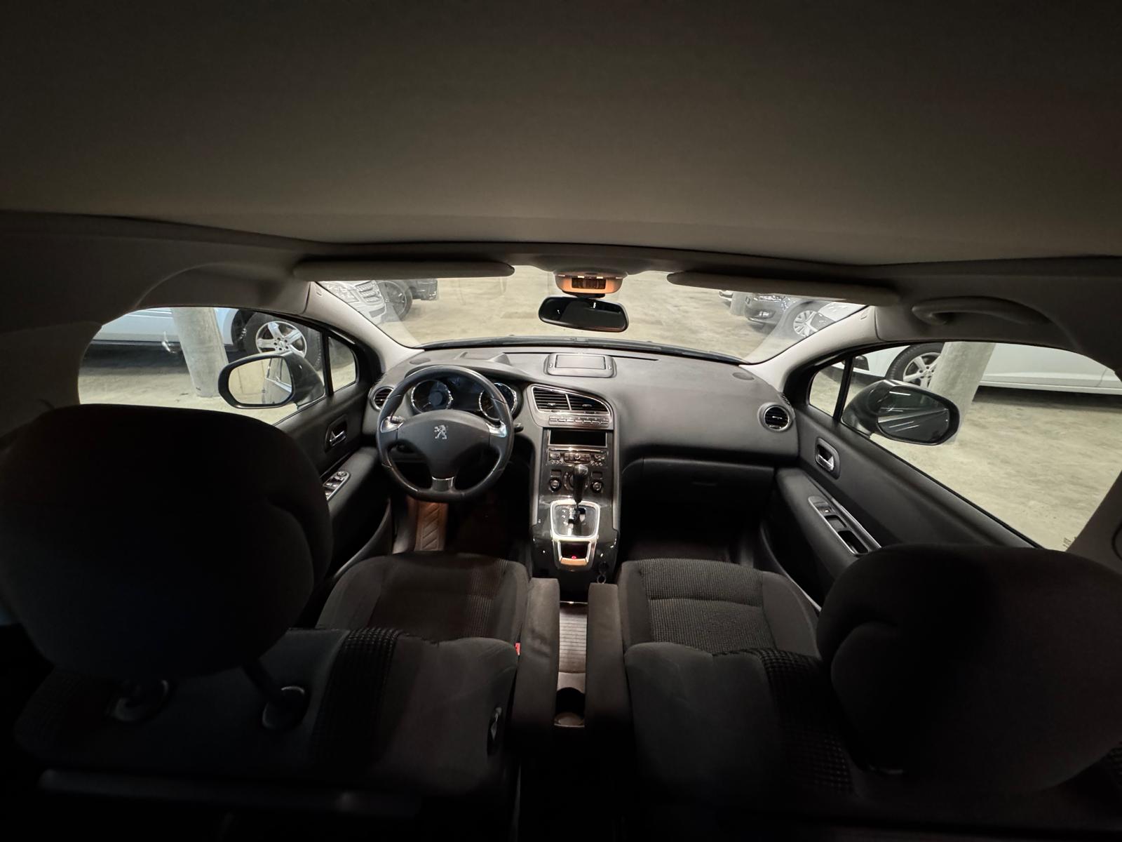PEUGEOT 5008 2.0 HDI Business Tiptronic - 13