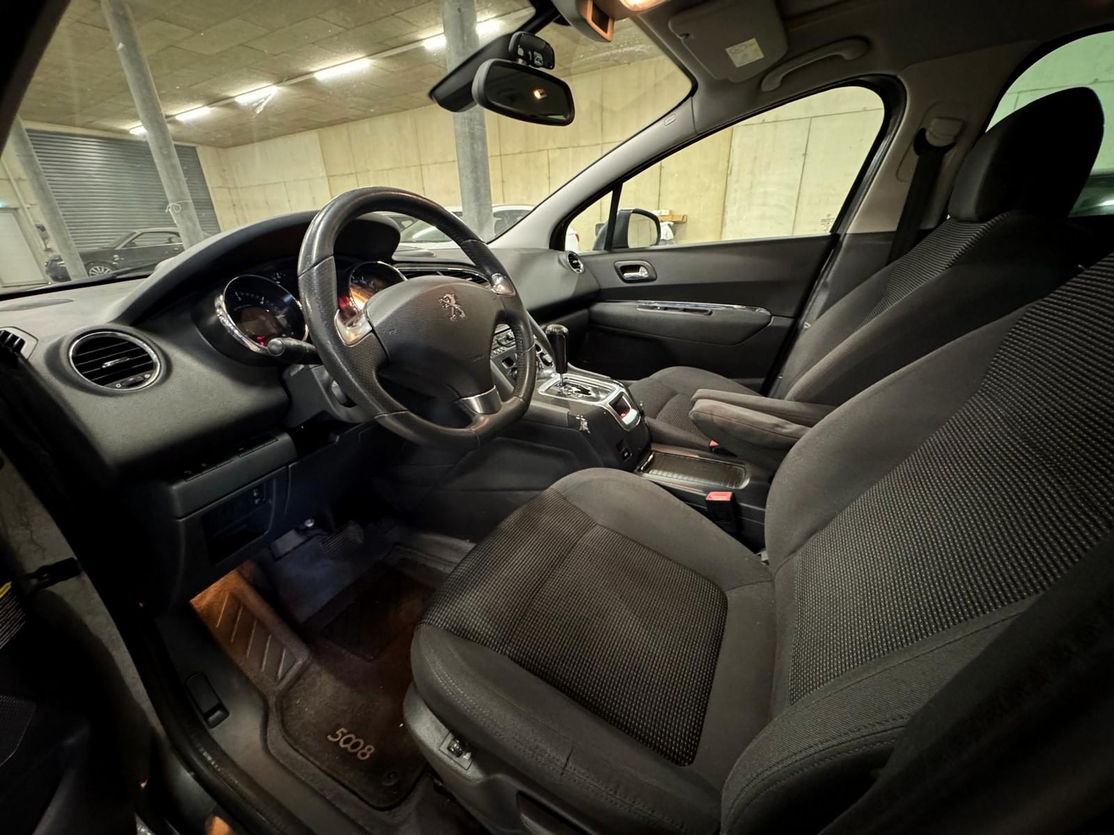 PEUGEOT 5008 2.0 HDI Business Tiptronic - 10