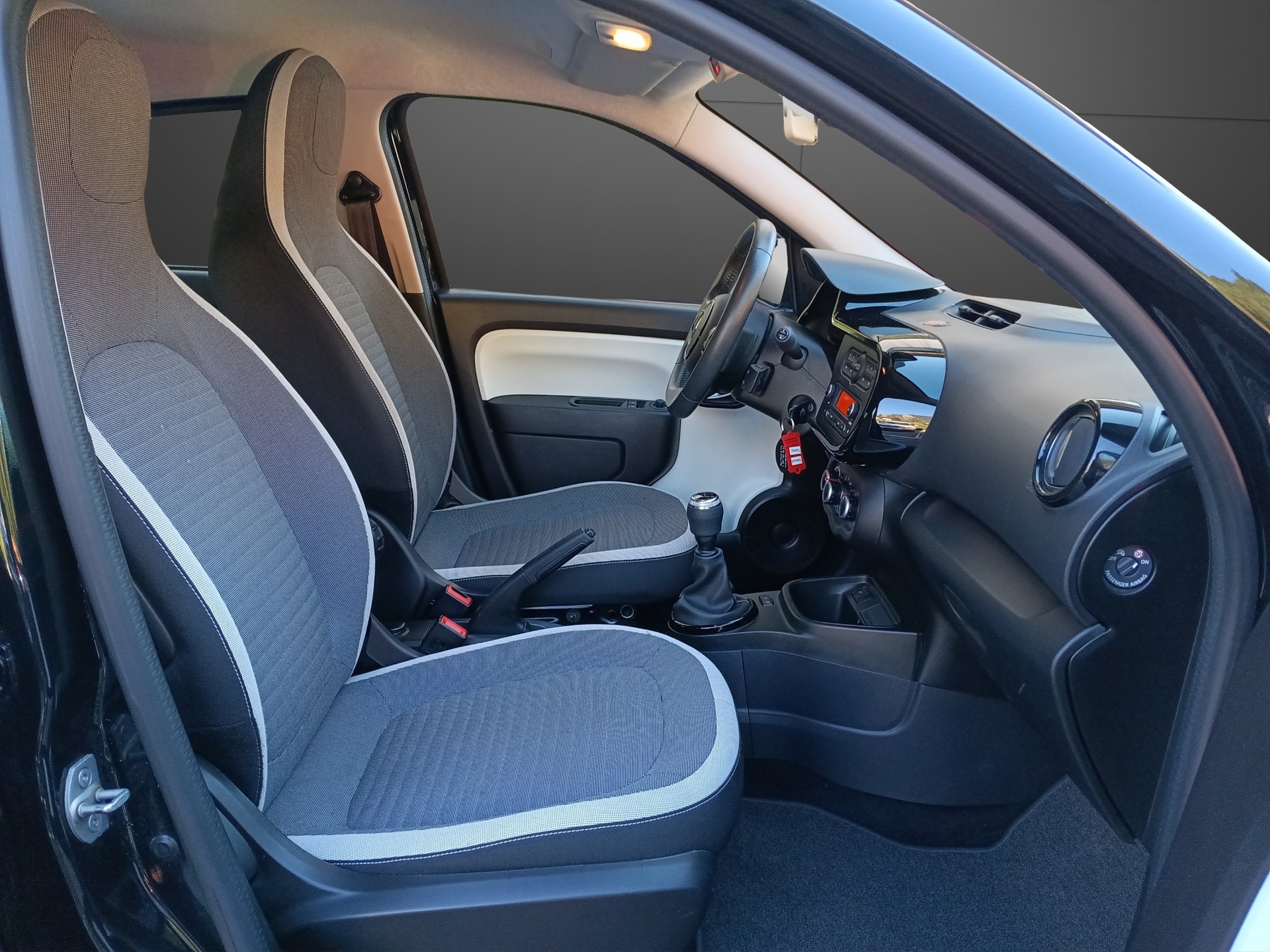 RENAULT Twingo SCe 65 Zen - 16