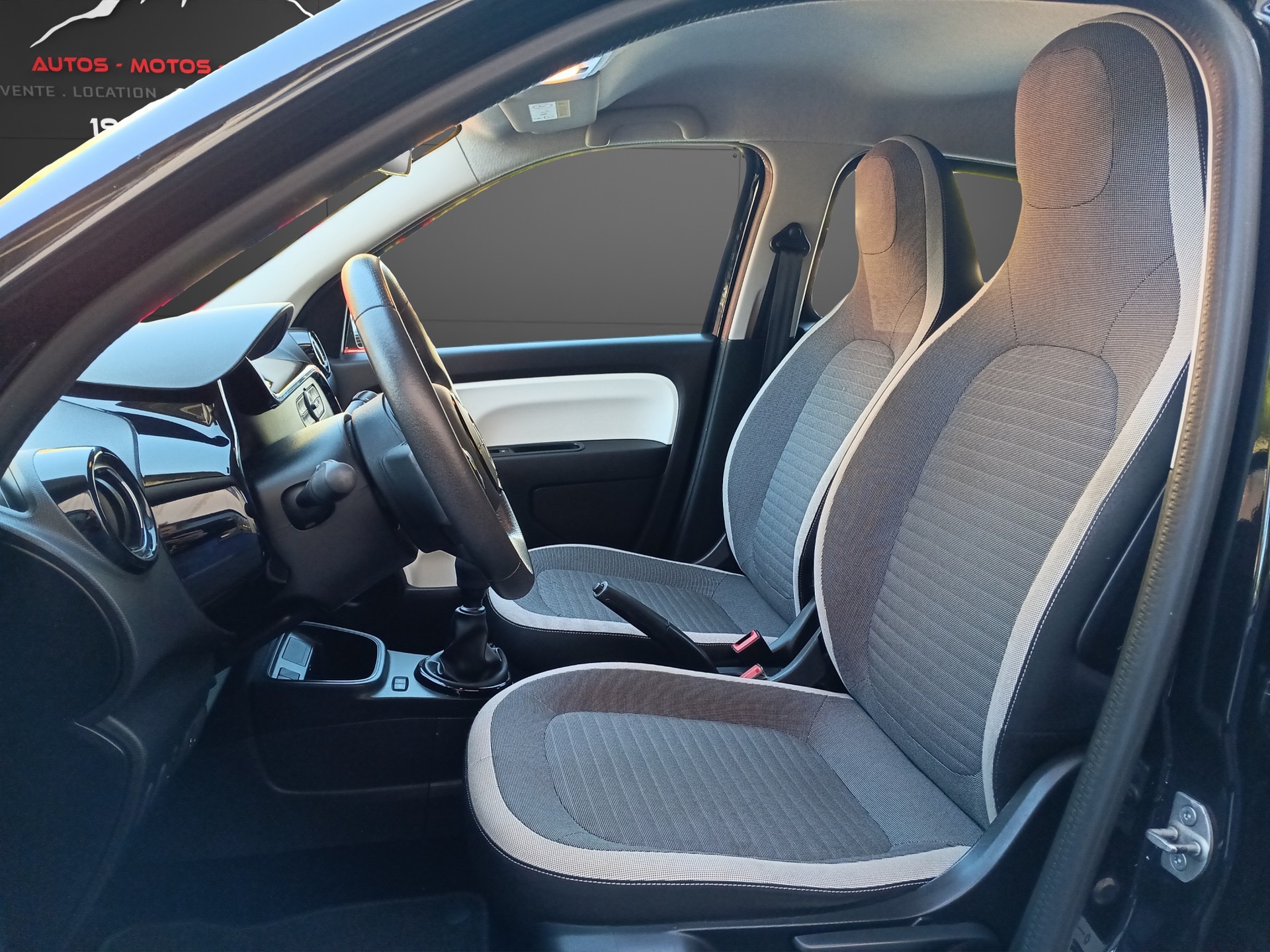 RENAULT Twingo SCe 65 Zen - 9