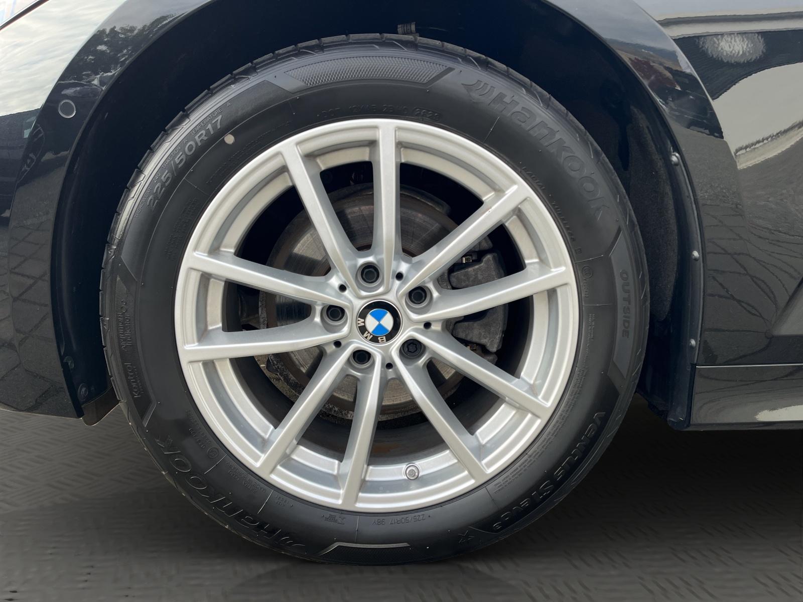 BMW 320d xDrive 48V Touring Steptronic - 23