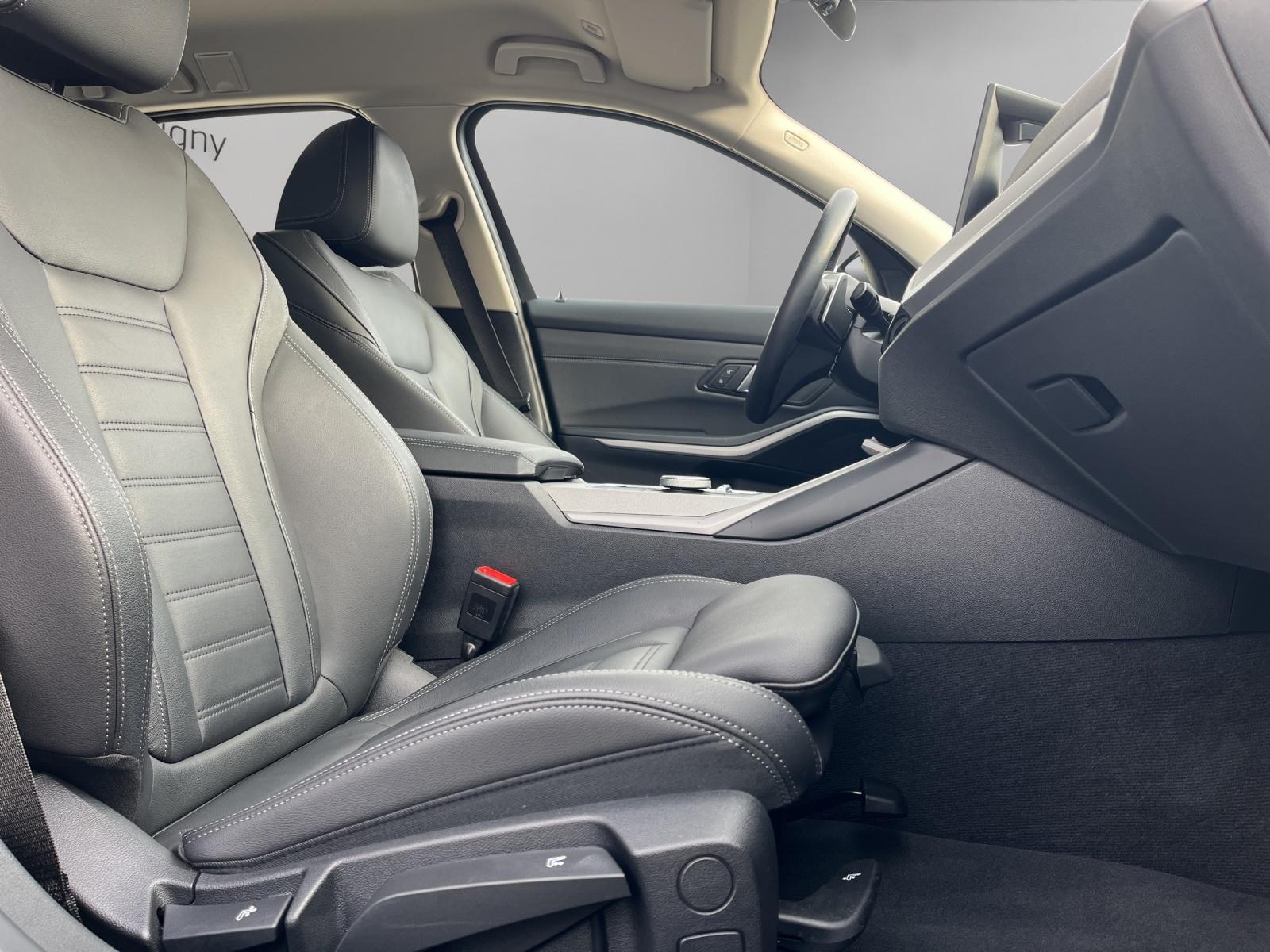 BMW 320d xDrive 48V Touring Steptronic - 11