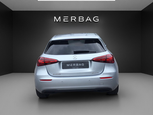 MERCEDES-BENZ A 250 4Matic 8G-DCT - 5