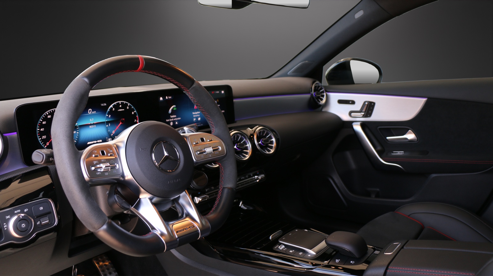 MERCEDES-BENZ A 35 AMG 4Matic - 5