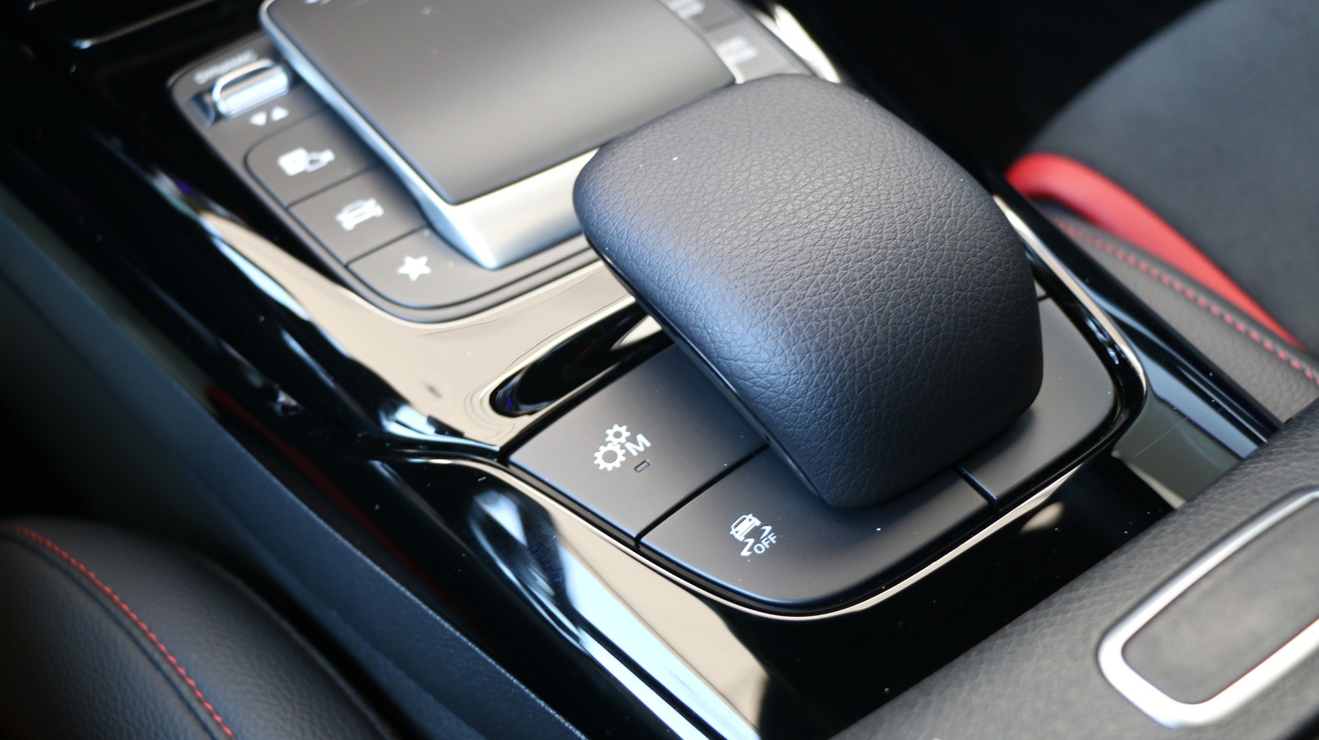 MERCEDES-BENZ A 35 AMG 4Matic - 15