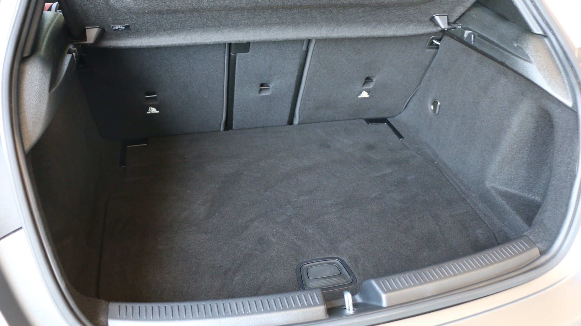 MERCEDES-BENZ A 35 AMG 4Matic - 12