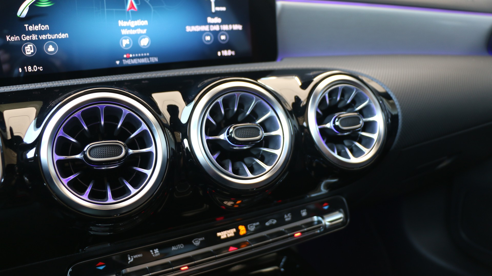 MERCEDES-BENZ A 35 AMG 4Matic - 18