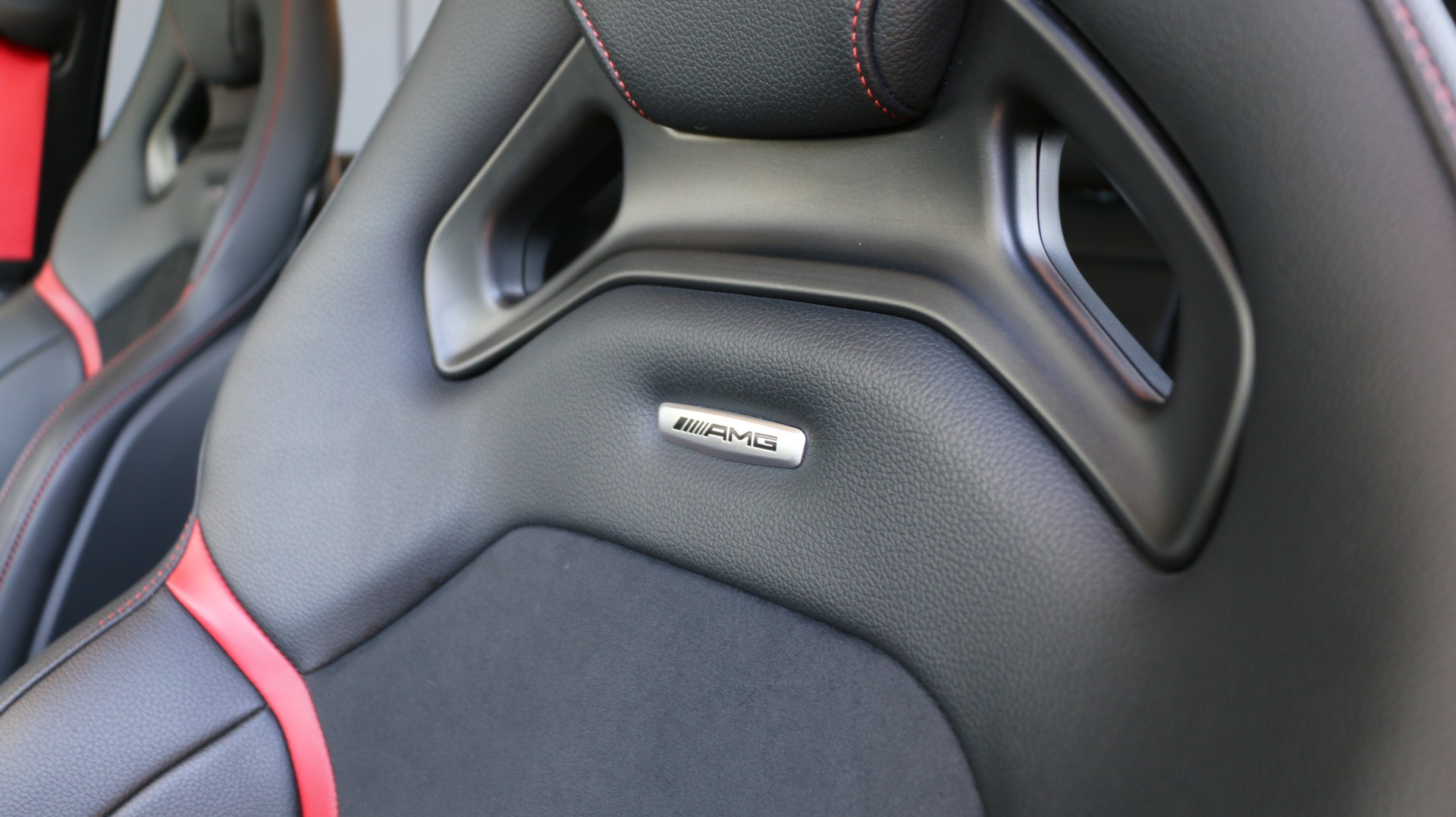 MERCEDES-BENZ A 35 AMG 4Matic - 9