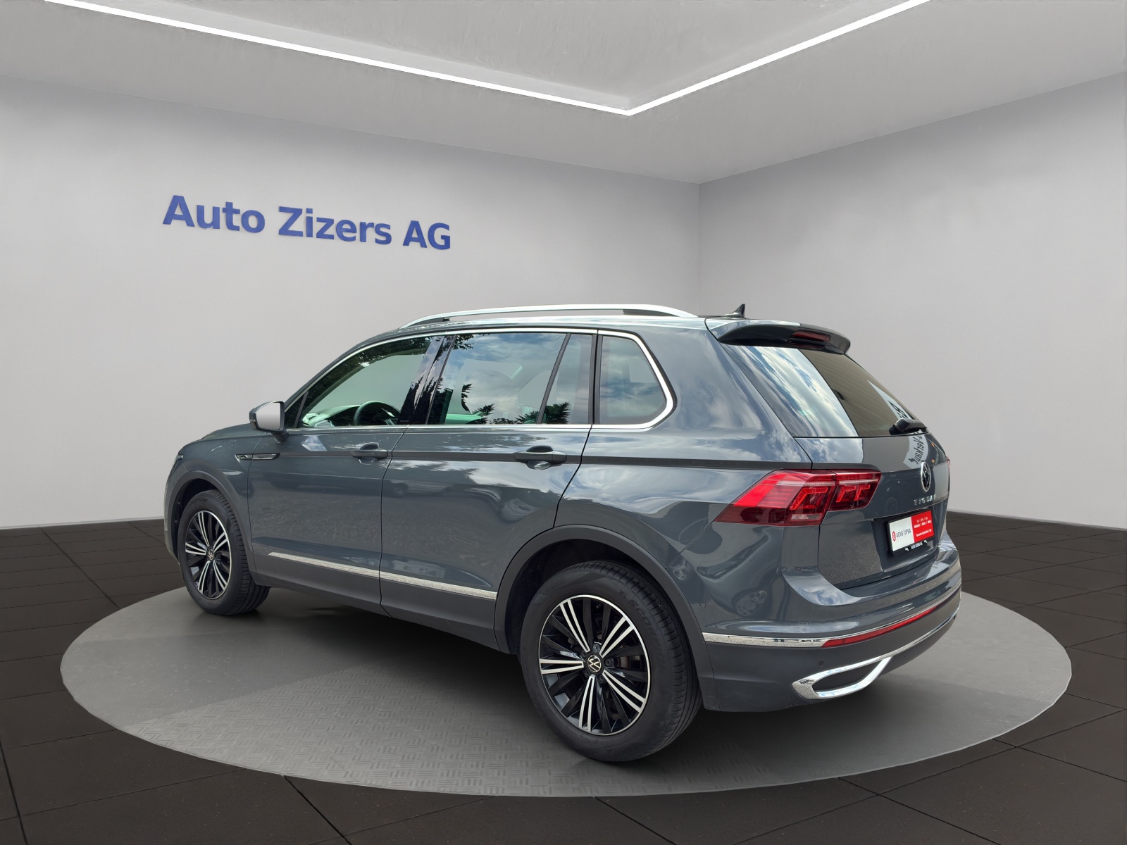VW Tiguan 2.0TSI Elegance 4Motion DSG - 4