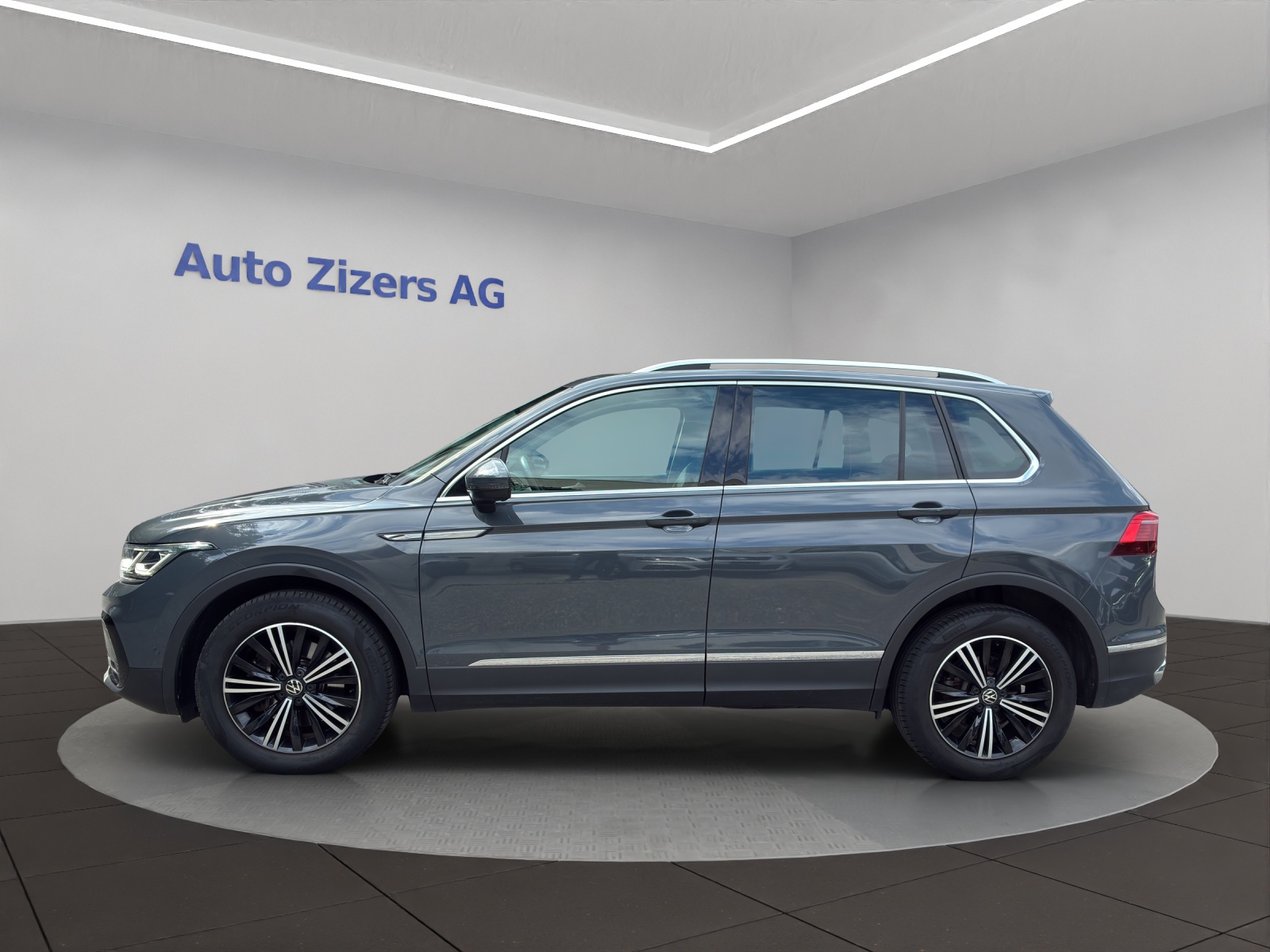 VW Tiguan 2.0TSI Elegance 4Motion DSG - 3