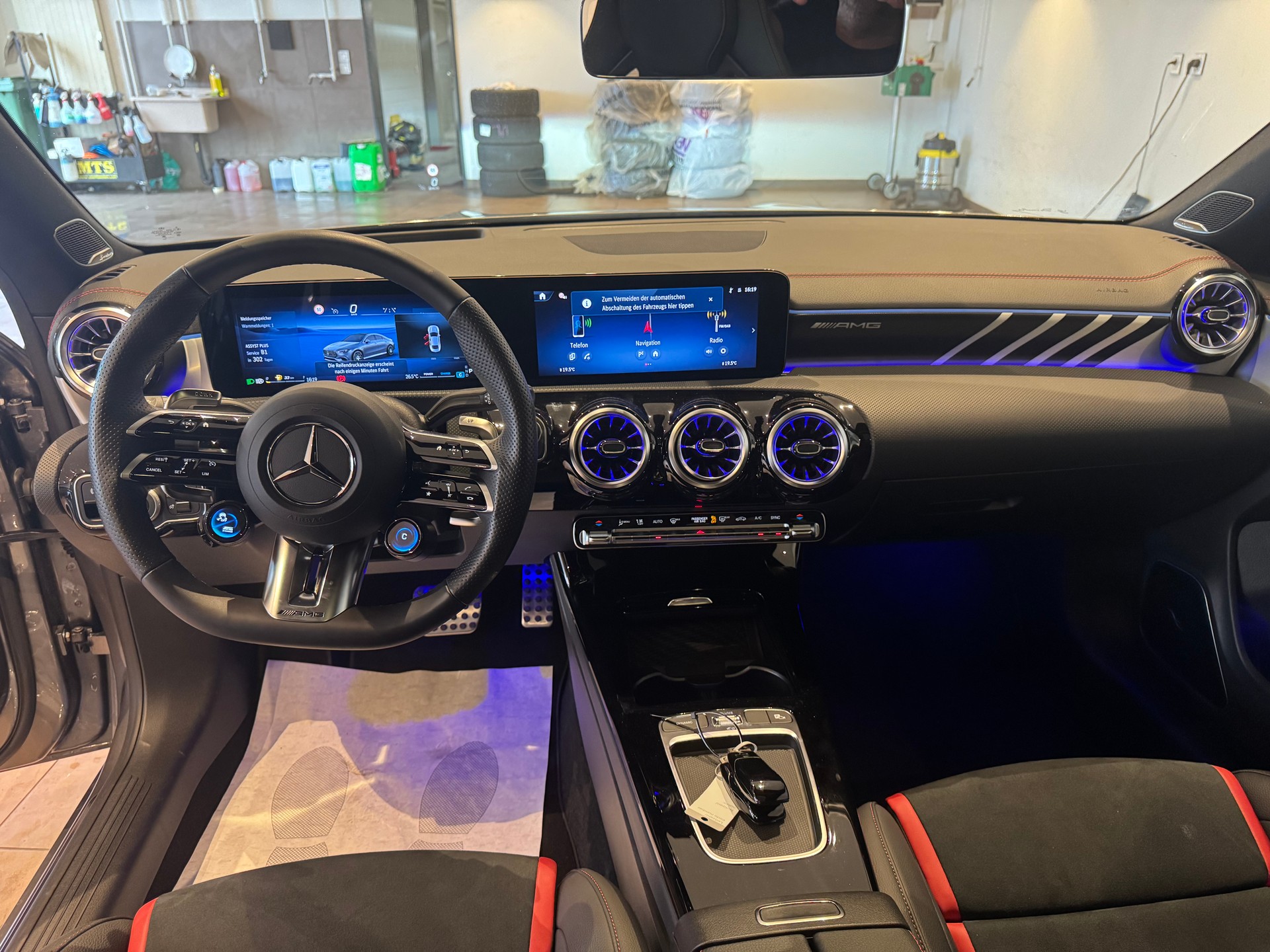 MERCEDES-BENZ CLA 35 AMG 4matic - 14