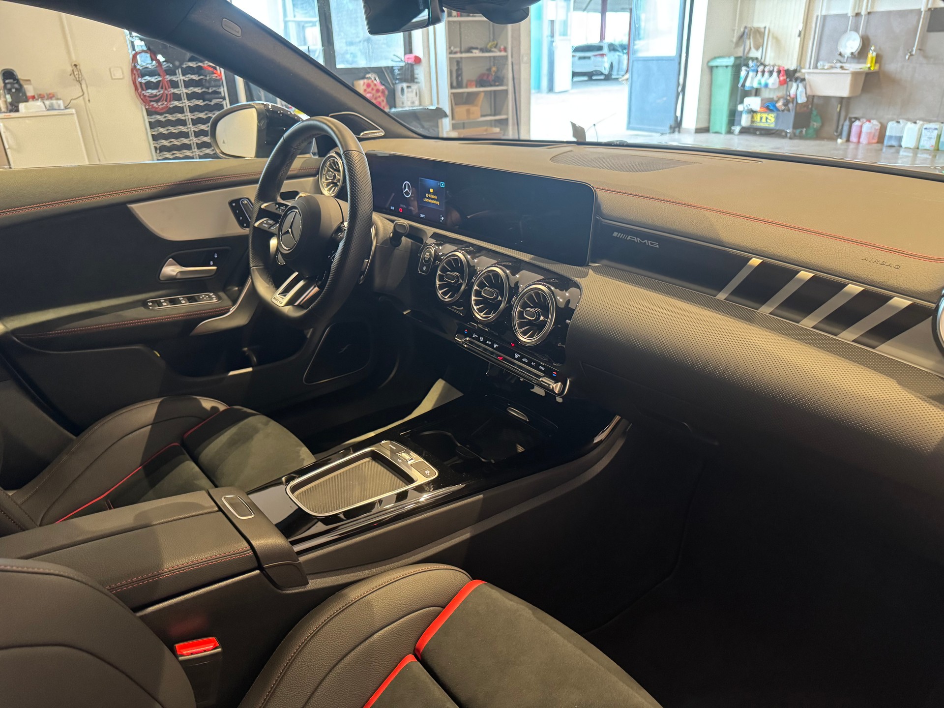 MERCEDES-BENZ CLA 35 AMG 4matic - 9
