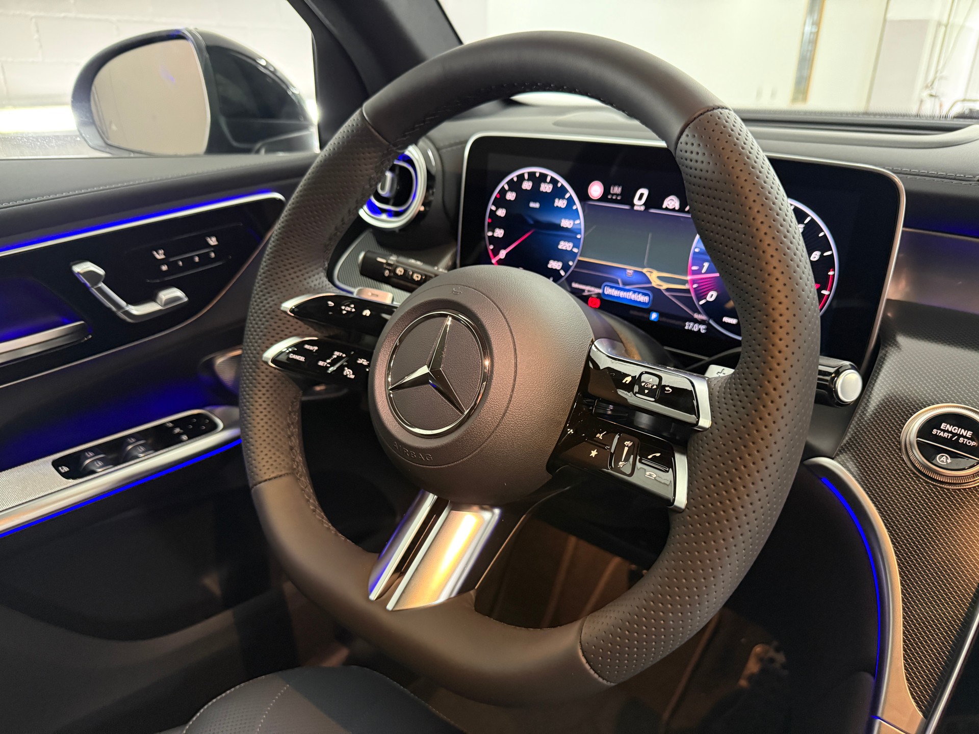 MERCEDES-BENZ GLC 300 4MATIC - 16