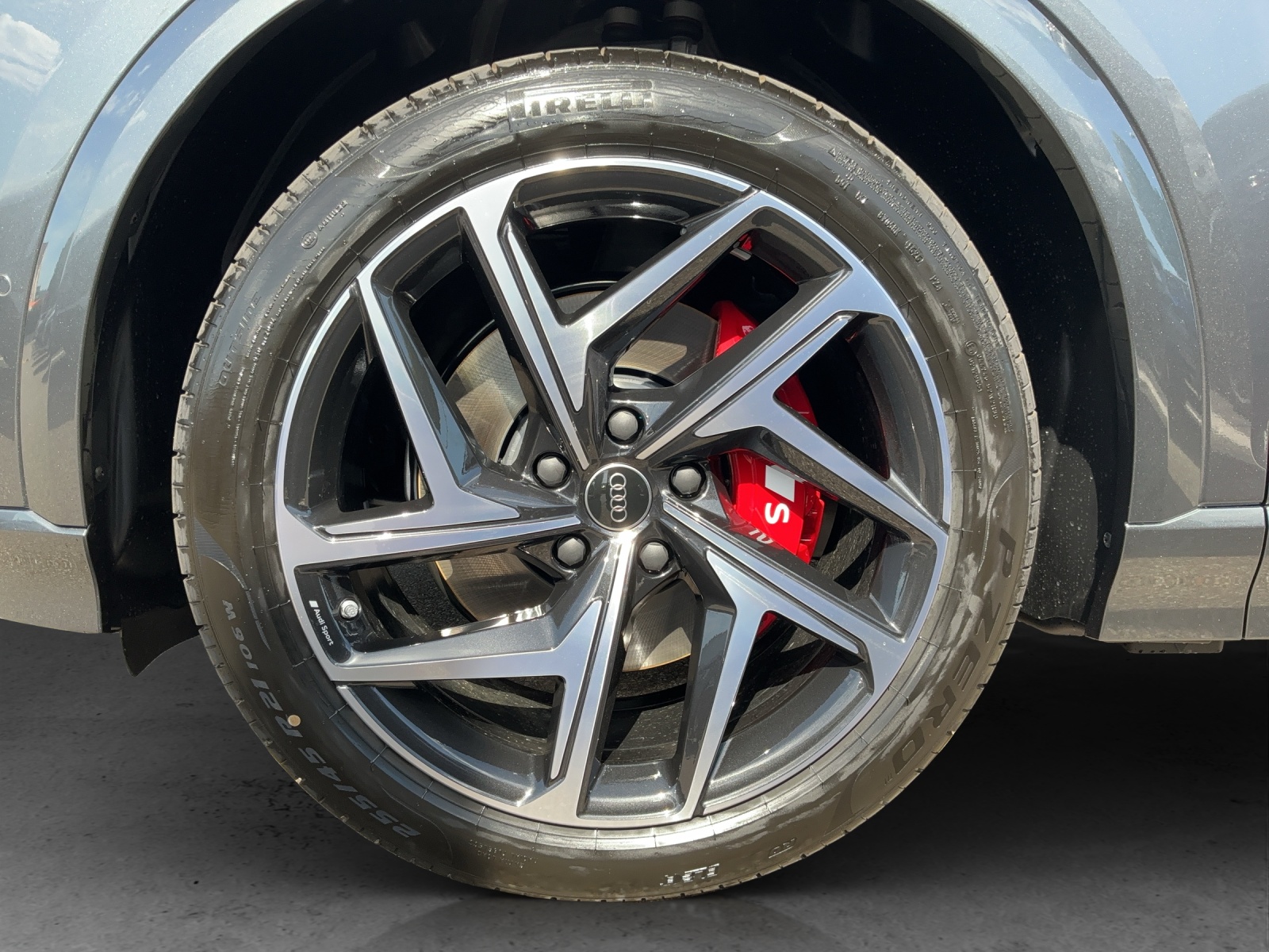 AUDI SQ6 e-tron quattro - 13