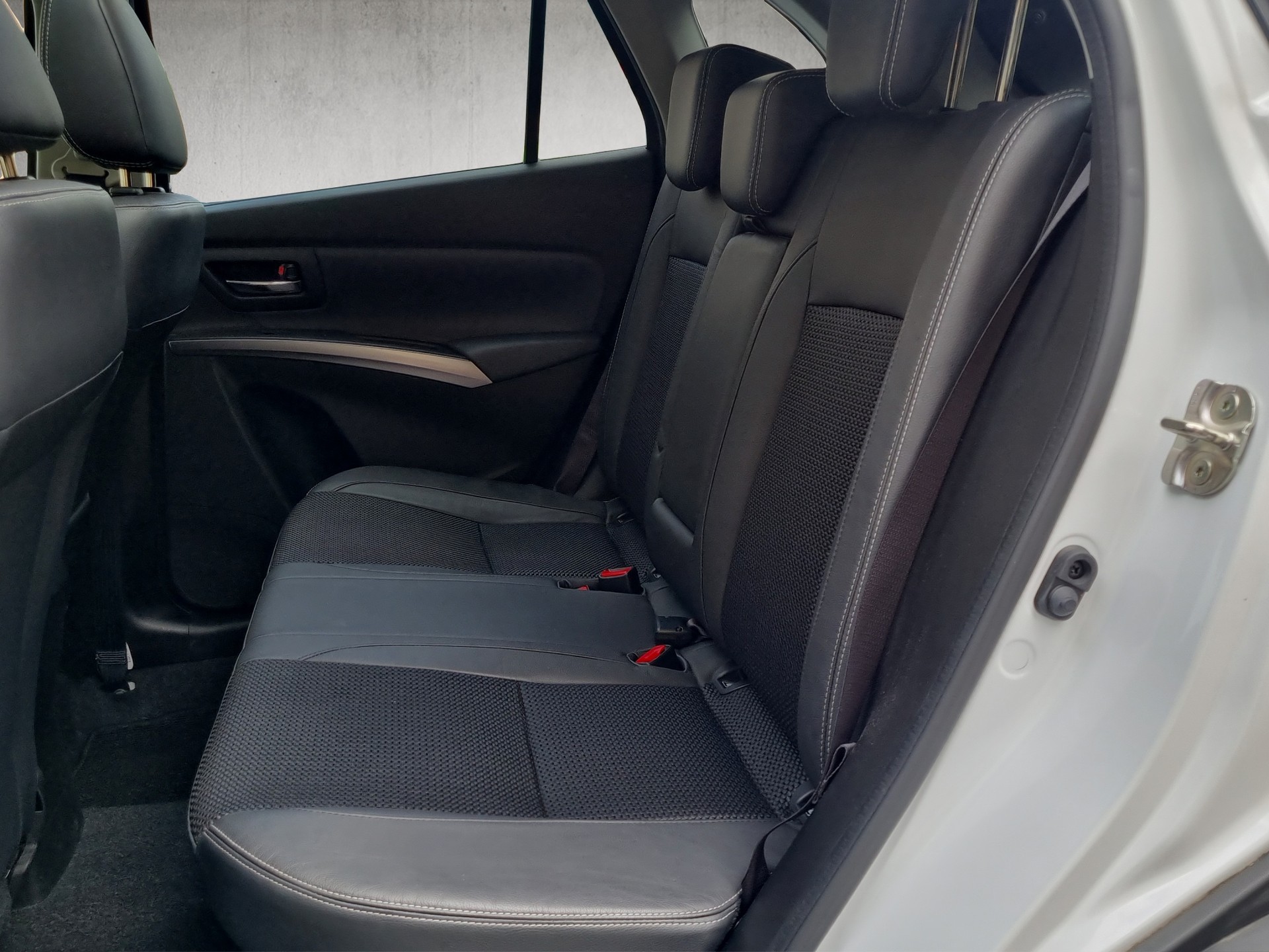 SUZUKI S-Cross 1.4 T Compact Top Hybrid 4x4 - 11