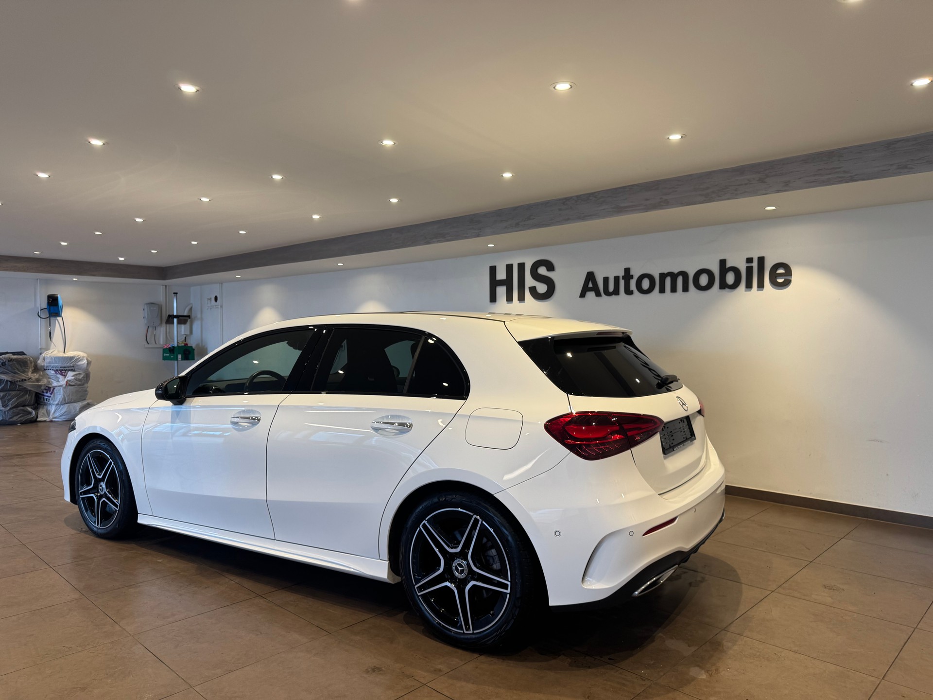 MERCEDES-BENZ A 250 AMG Line 4m - 4