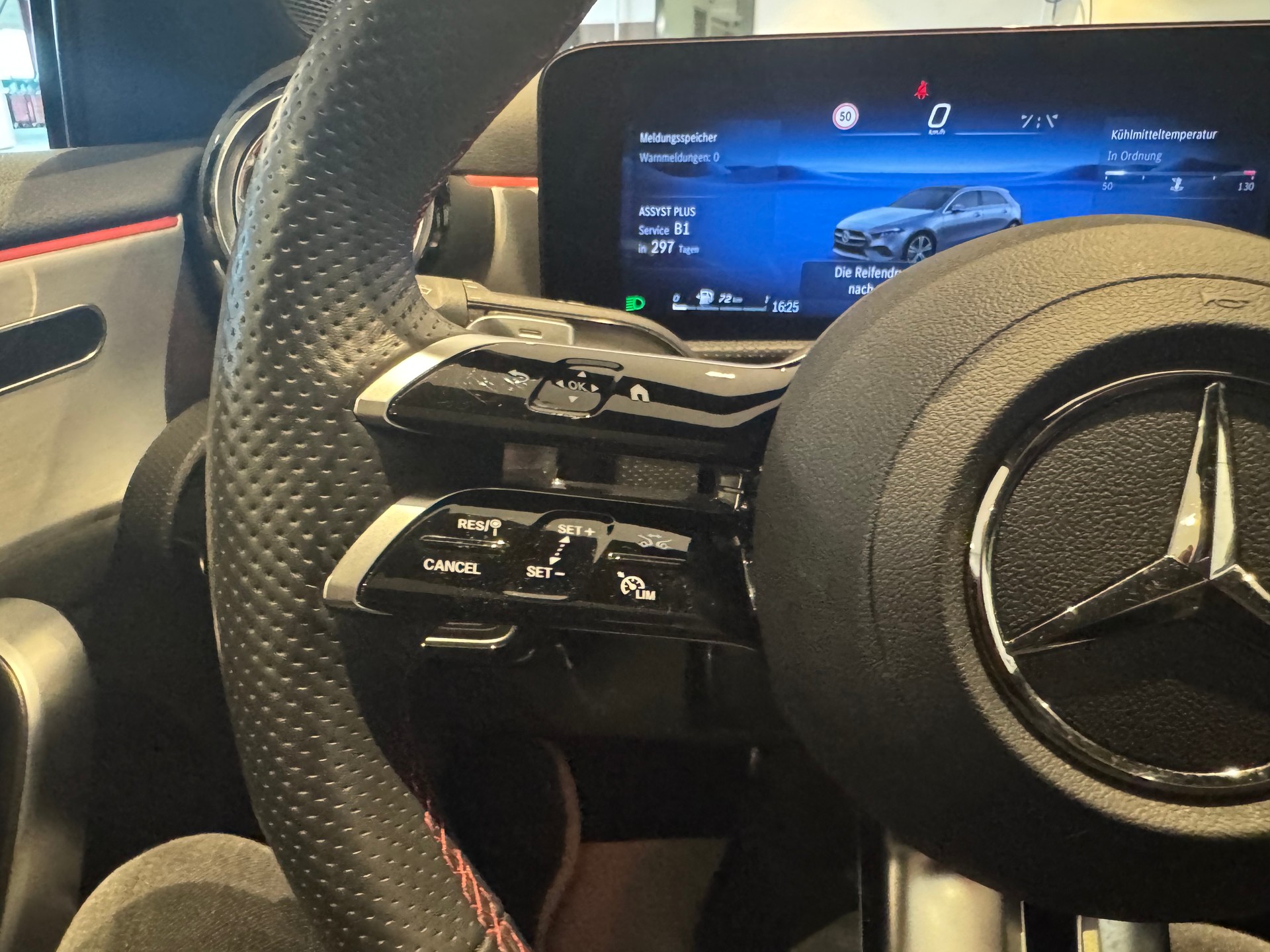 MERCEDES-BENZ A 250 AMG Line 4m - 17