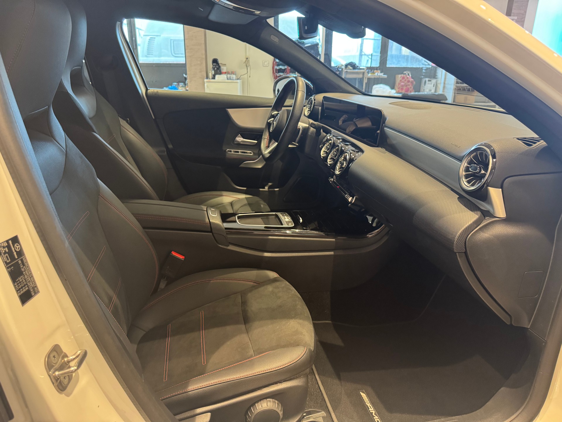MERCEDES-BENZ A 250 AMG Line 4m - 7