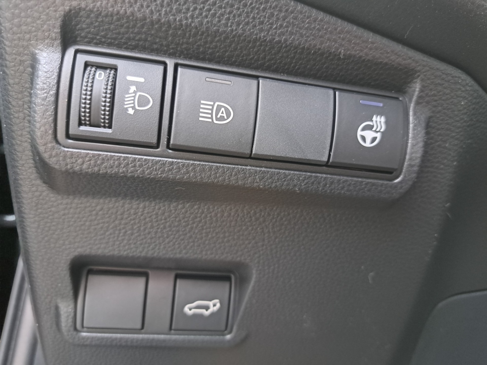 TOYOTA Corolla Cross 2.0 4WD Trend e-CVT - 14