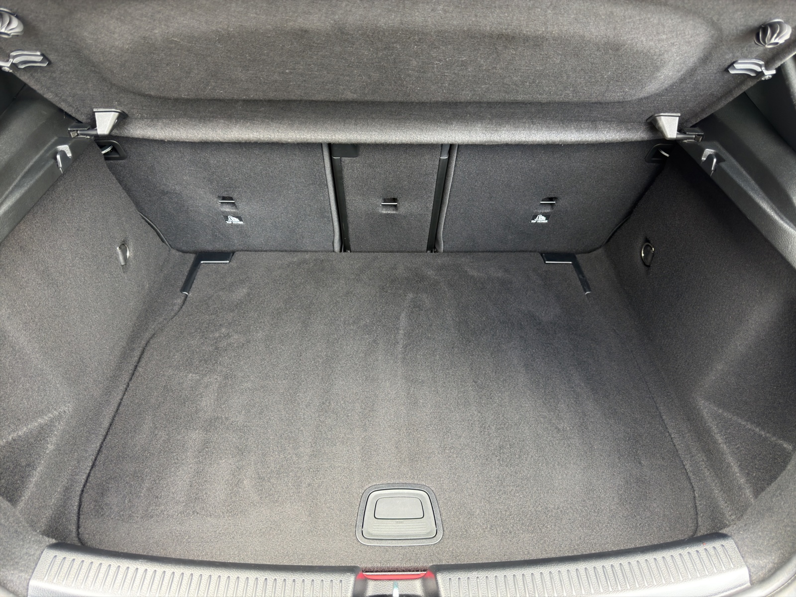 MERCEDES-BENZ A 35 AMG 4Matic - 20
