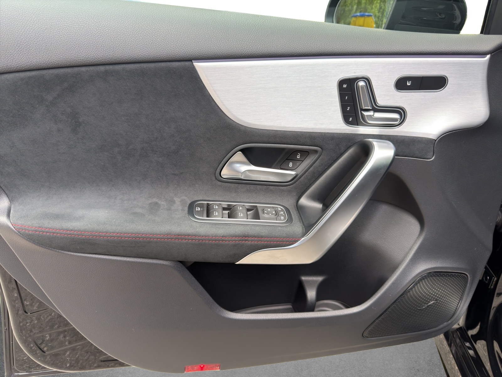 MERCEDES-BENZ A 35 AMG 4Matic - 13