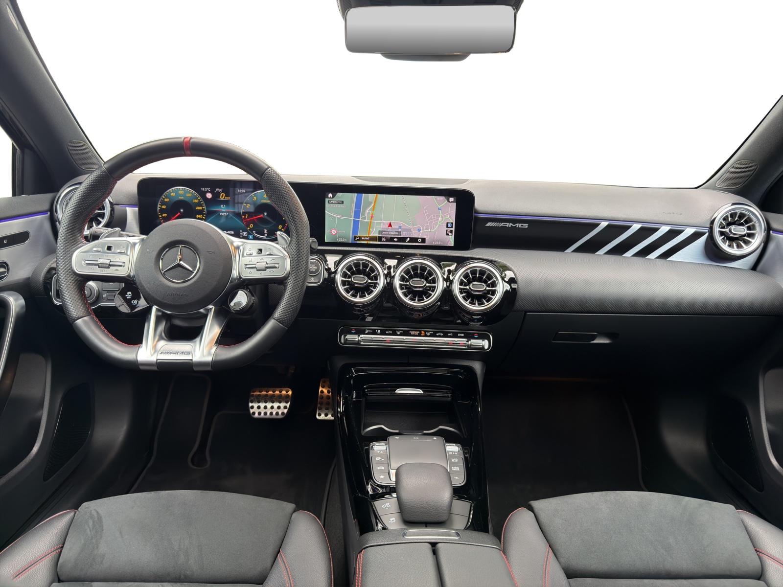 MERCEDES-BENZ A 35 AMG 4Matic - 10