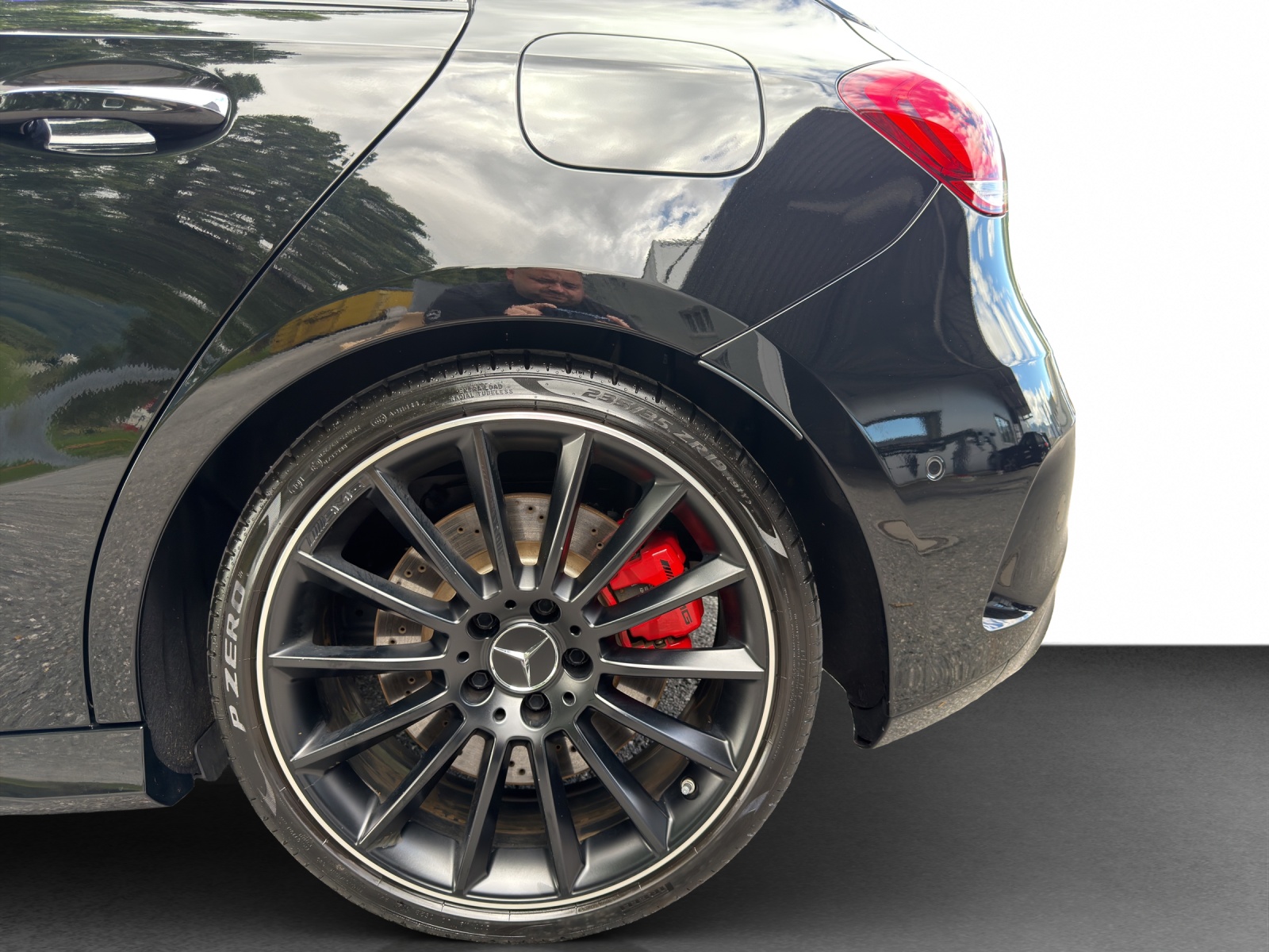 MERCEDES-BENZ A 35 AMG 4Matic - 23