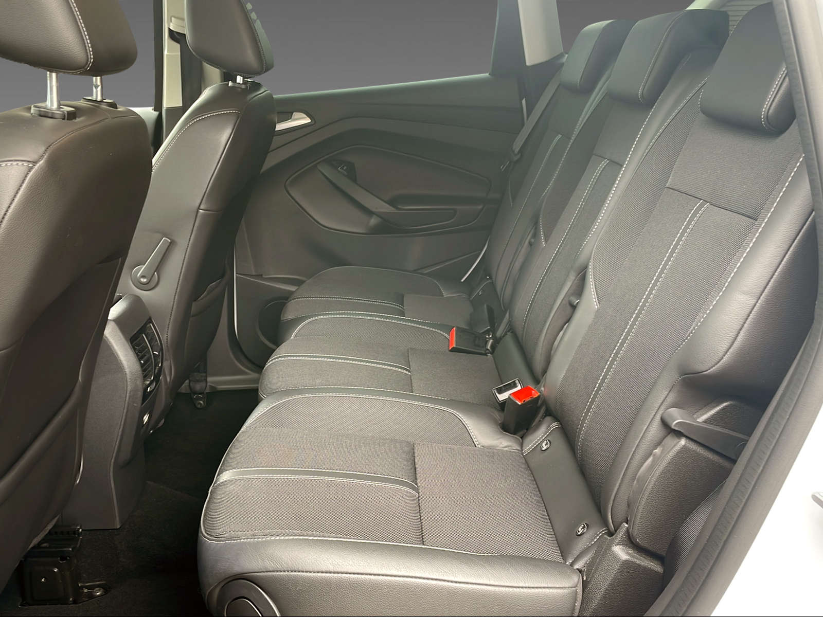 FORD C-Max 1.5i EcoB 150 Titanium S/S - 8