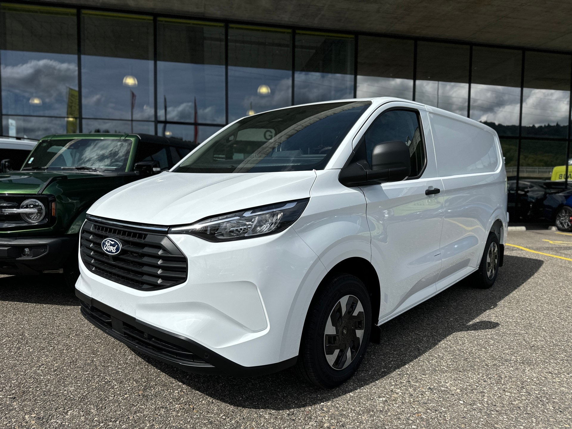 FORD Transit Custom Van PHEV 320 L1H1 Trend Automat - 2
