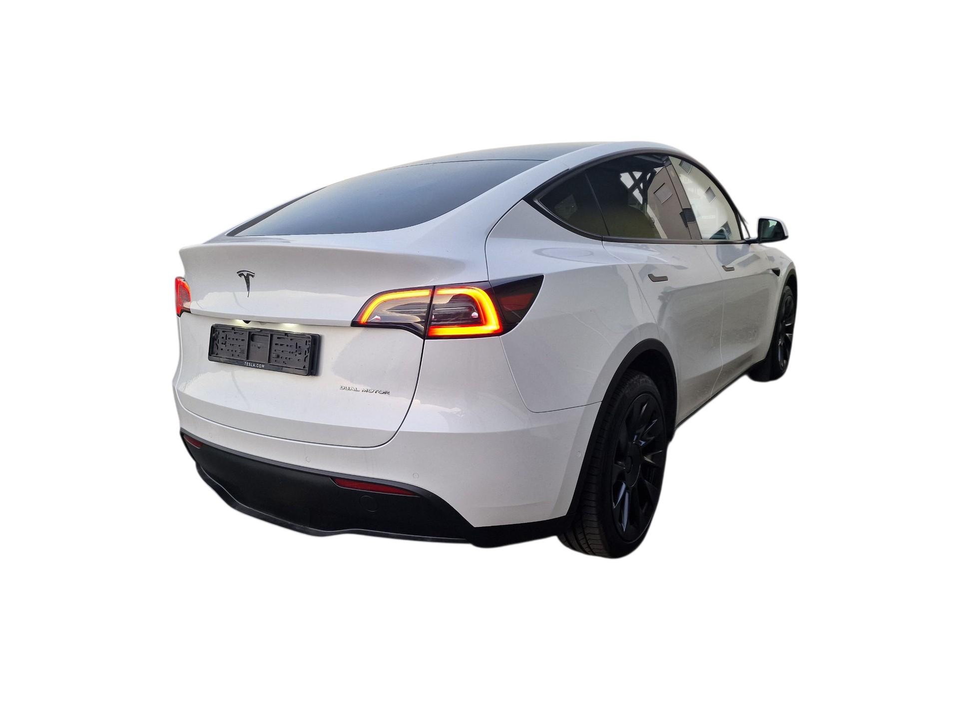 TESLA Model Y Long Range - 6