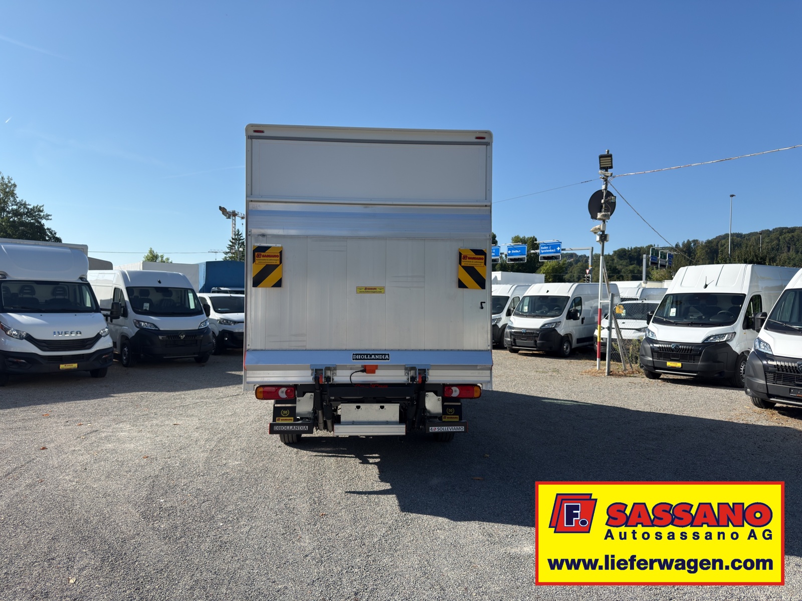 PEUGEOT Boxer 335 Heavy 2.2 BlueHID 140 Koffer mit Hebebühne - 7