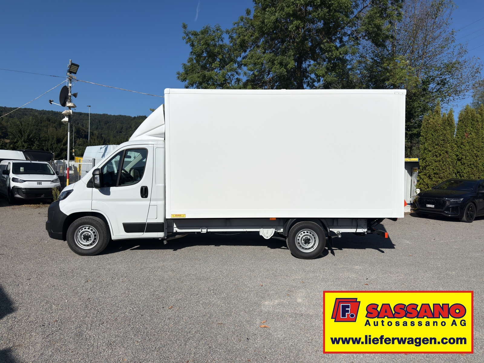 PEUGEOT Boxer 335 Heavy 2.2 BlueHID 140 Koffer mit Hebebühne - 5