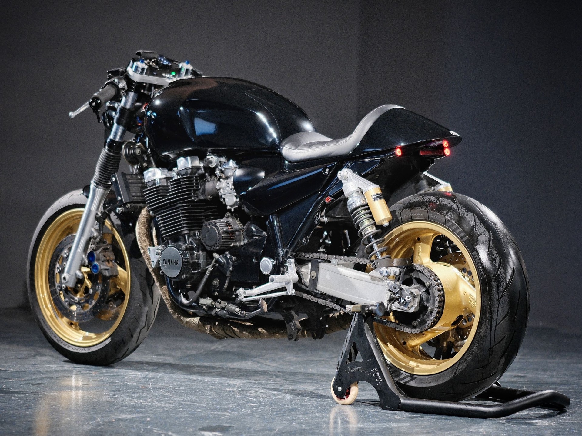 YAMAHA XJR 1300 SP - 3