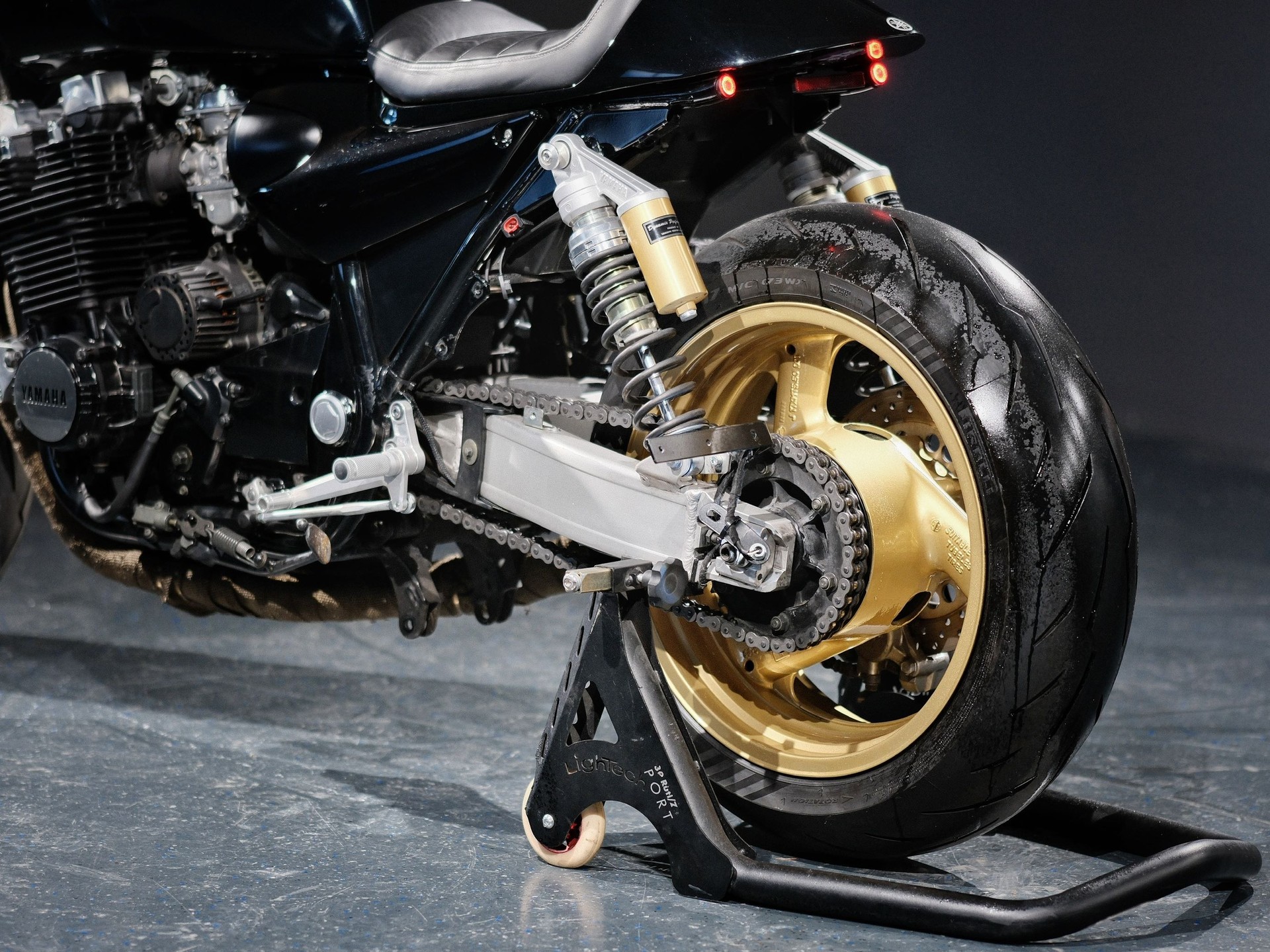 YAMAHA XJR 1300 SP - 13