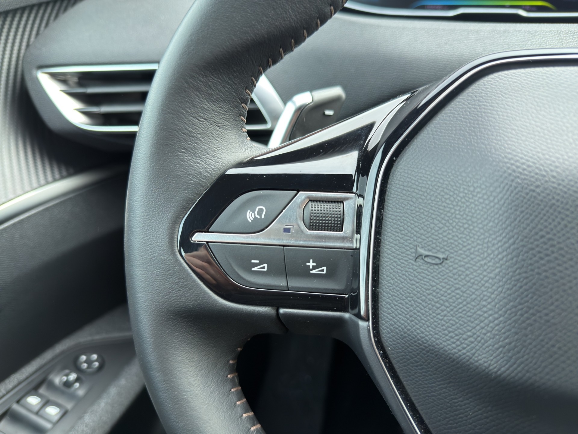 PEUGEOT 3008 1.6 Plug-in Hybrid Active Pack - 25