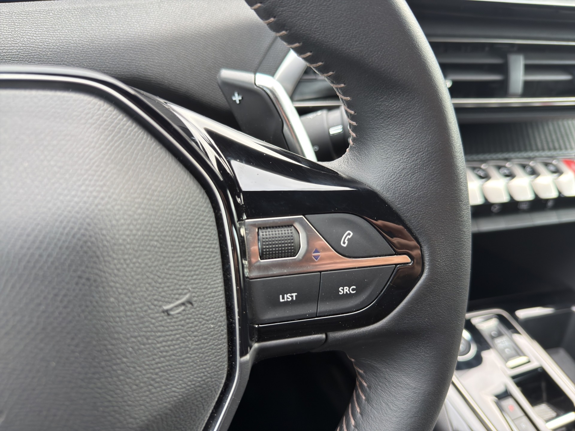 PEUGEOT 3008 1.6 Plug-in Hybrid Active Pack - 26