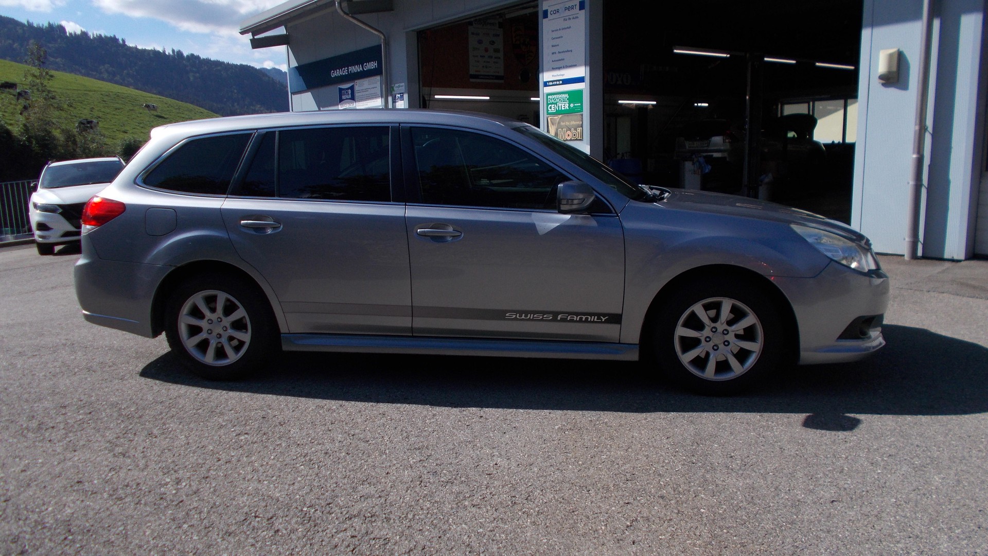 SUBARU Legacy 2.0i Swiss AWD Lineartronic - 2