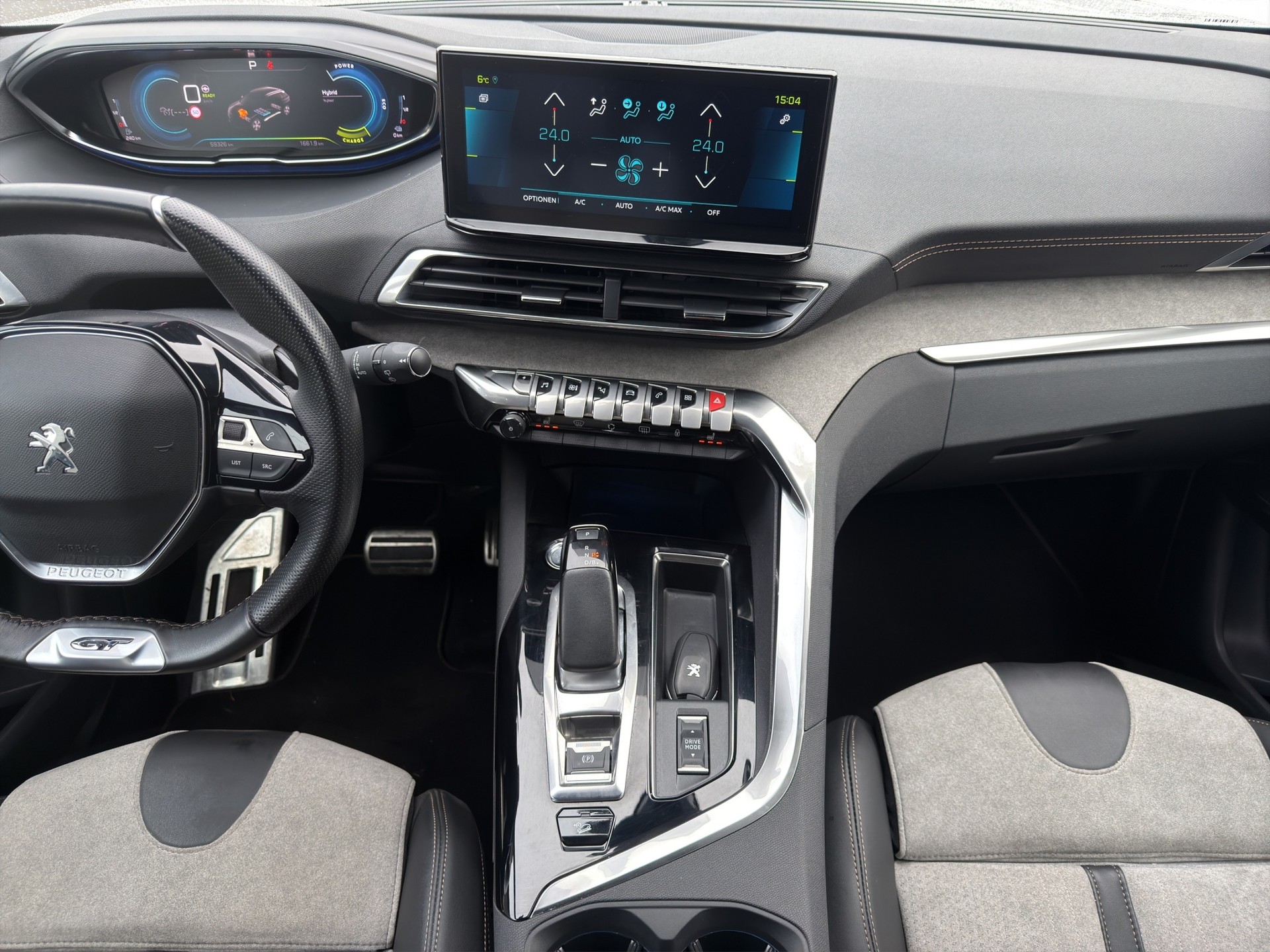 PEUGEOT 3008 1.6 Plug-in Hybrid4 GT Panoramadach - 16