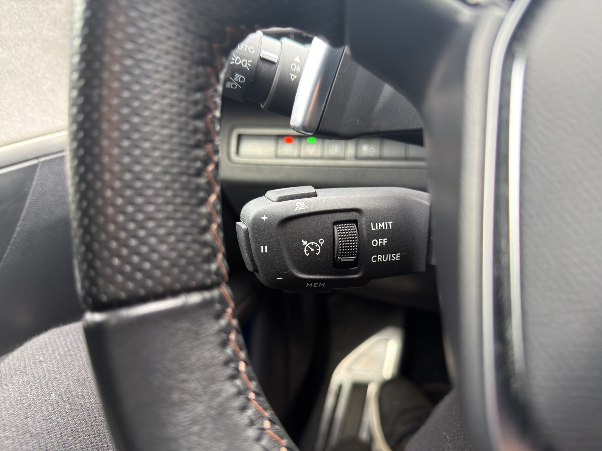 PEUGEOT 3008 1.6 Plug-in Hybrid4 GT Panoramadach - 29