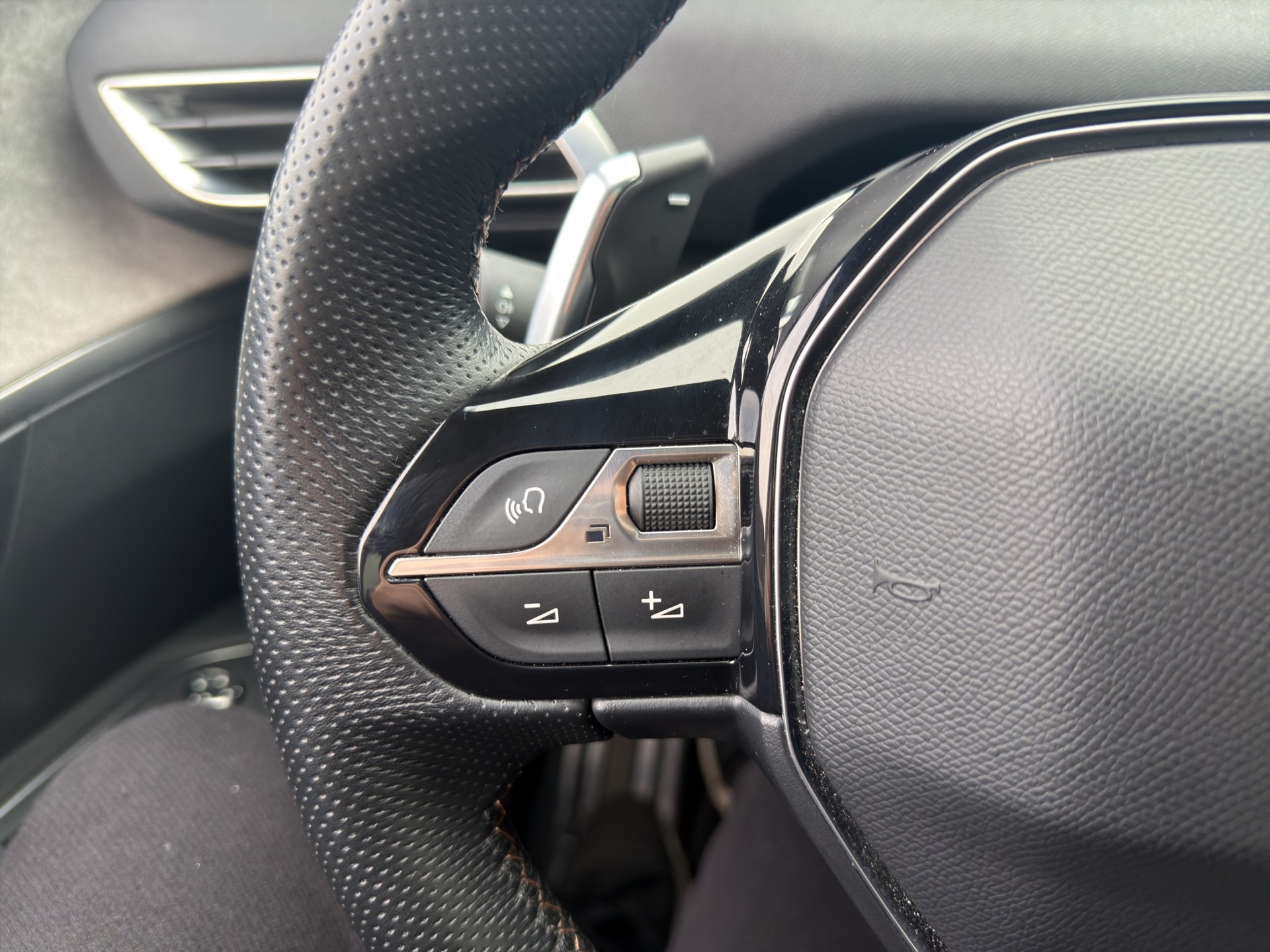 PEUGEOT 3008 1.6 Plug-in Hybrid4 GT Panoramadach - 26