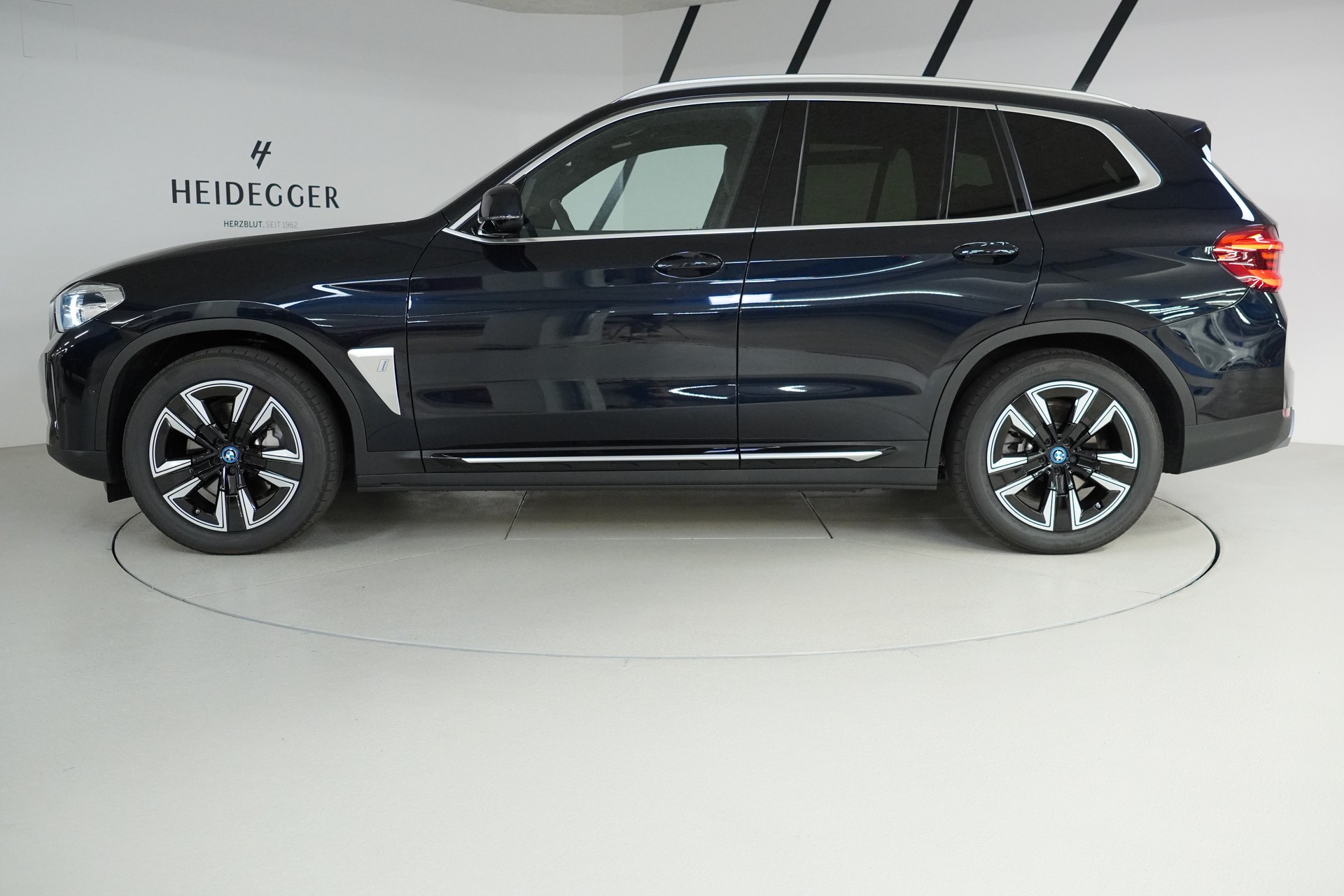 BMW iX3 - 4