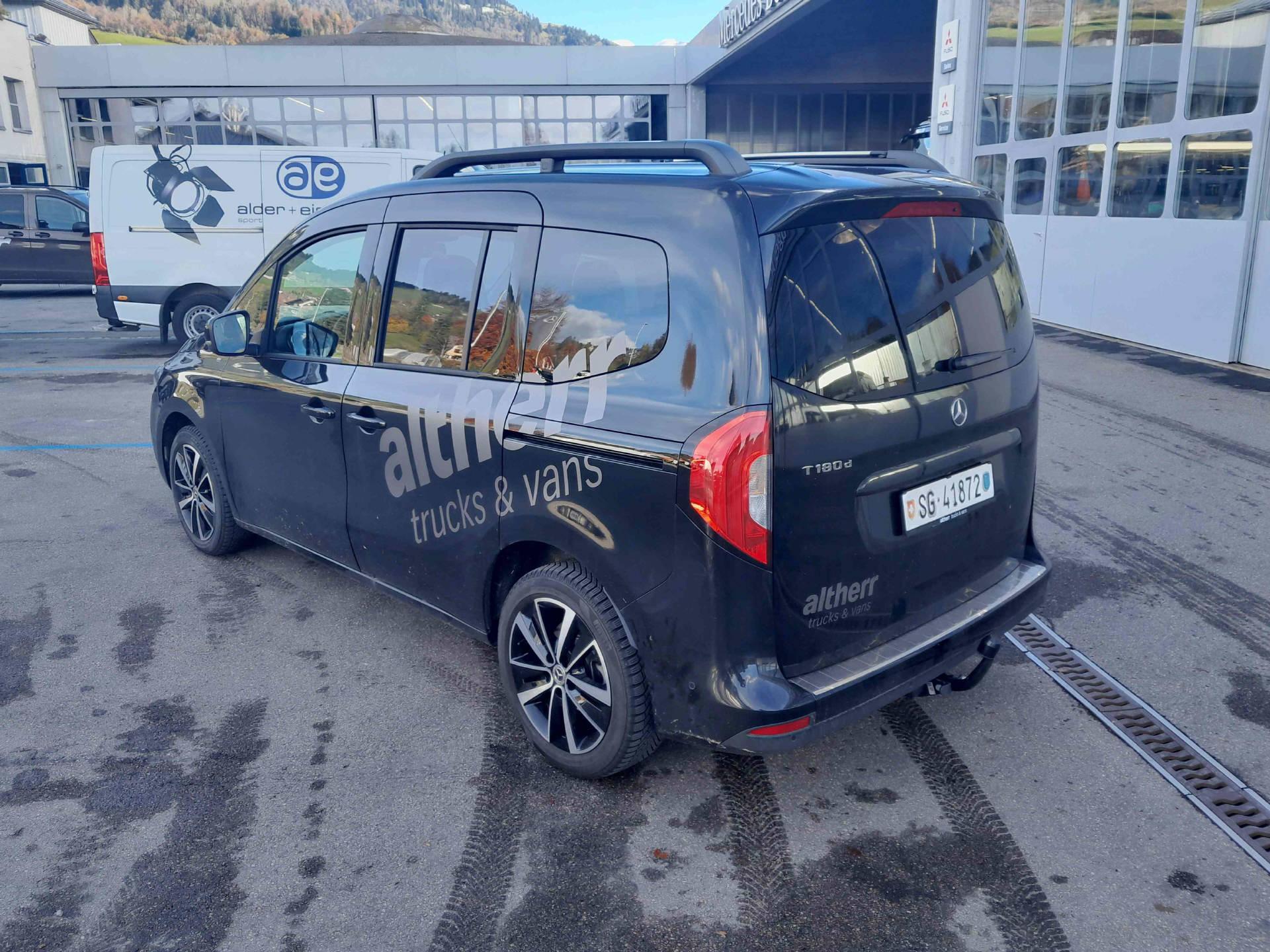 MERCEDES-BENZ 180 d Style Van S - 2