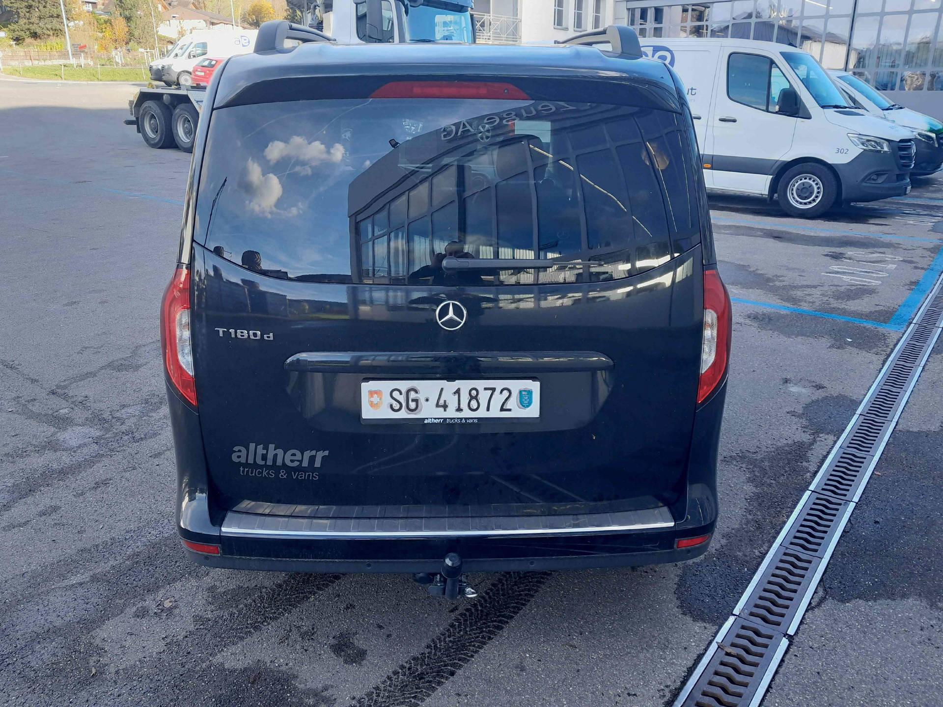 MERCEDES-BENZ 180 d Style Van S - 4