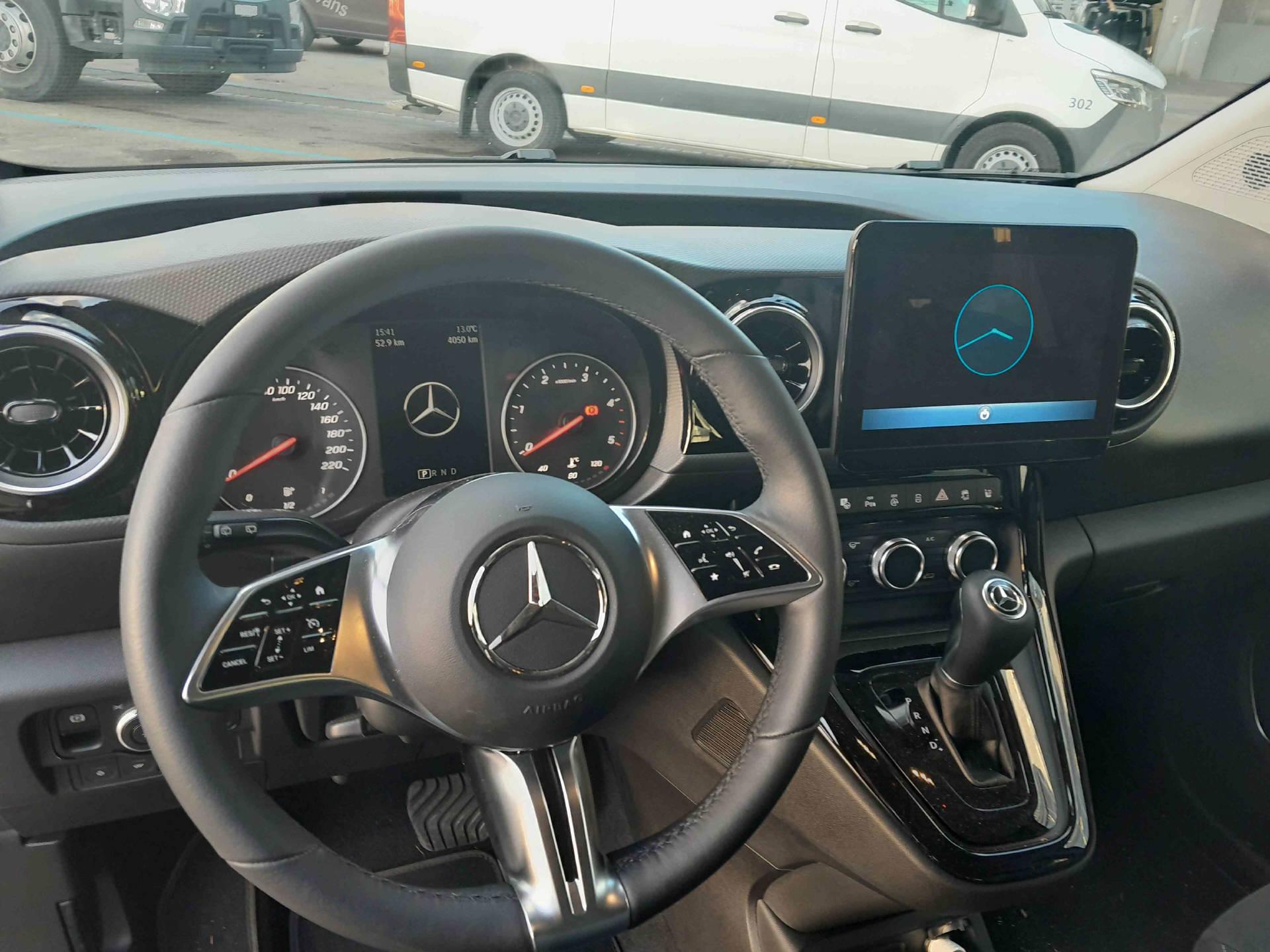 MERCEDES-BENZ 180 d Style Van S - 9