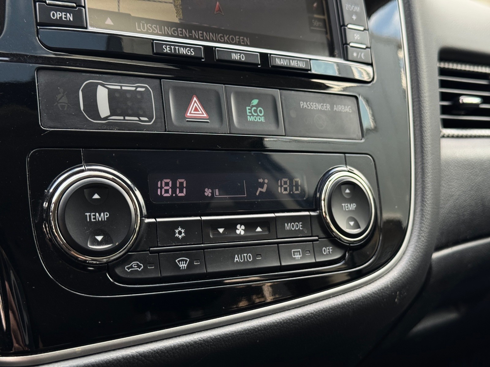 MITSUBISHI Outlander 2.2 DID Navigator Safety 4WD Automatic - 16